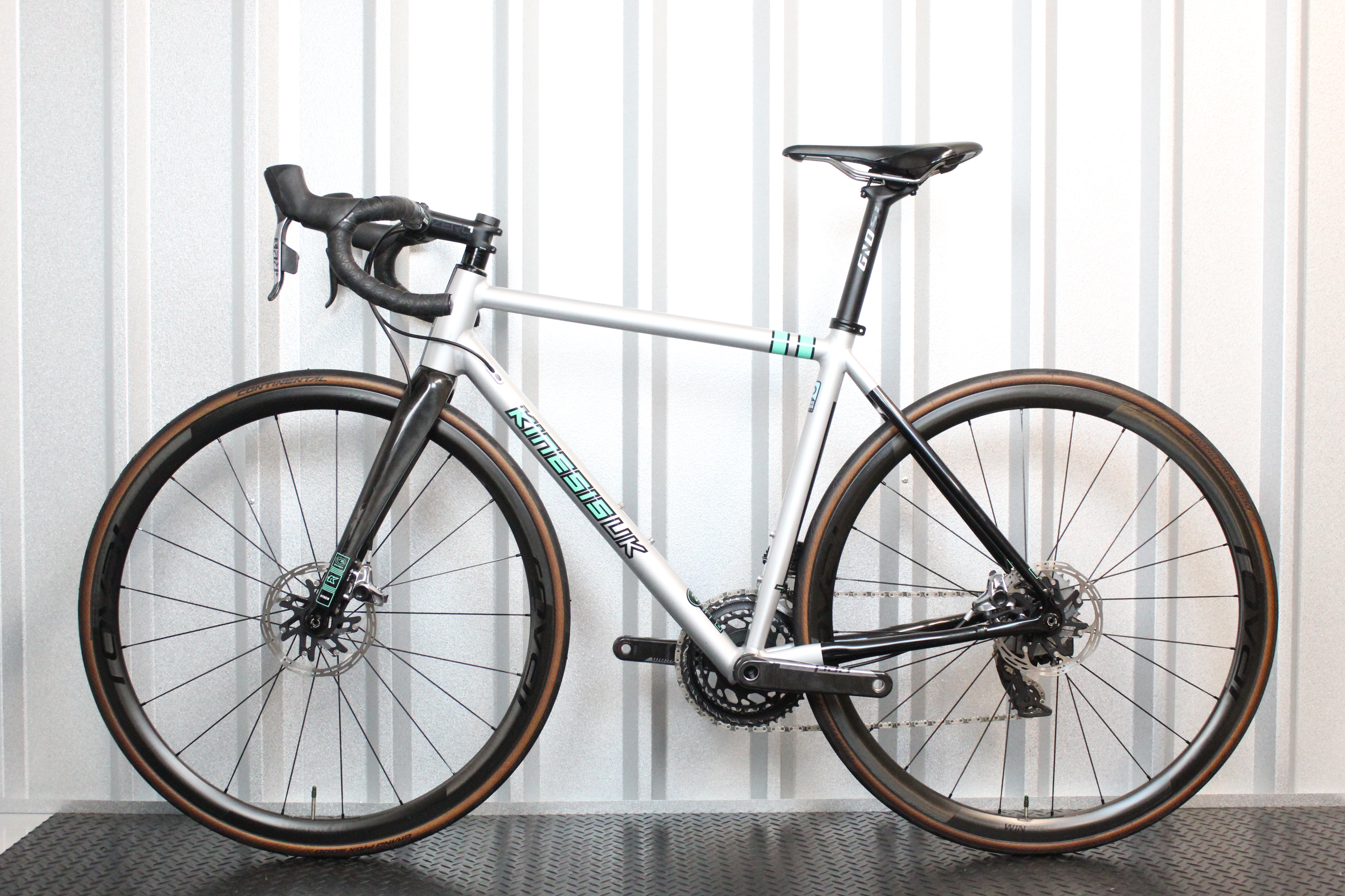 2023 Kinesis Aithein SRAM Red AXS Road Bike Silver, Size 50cm – Lightly Used
