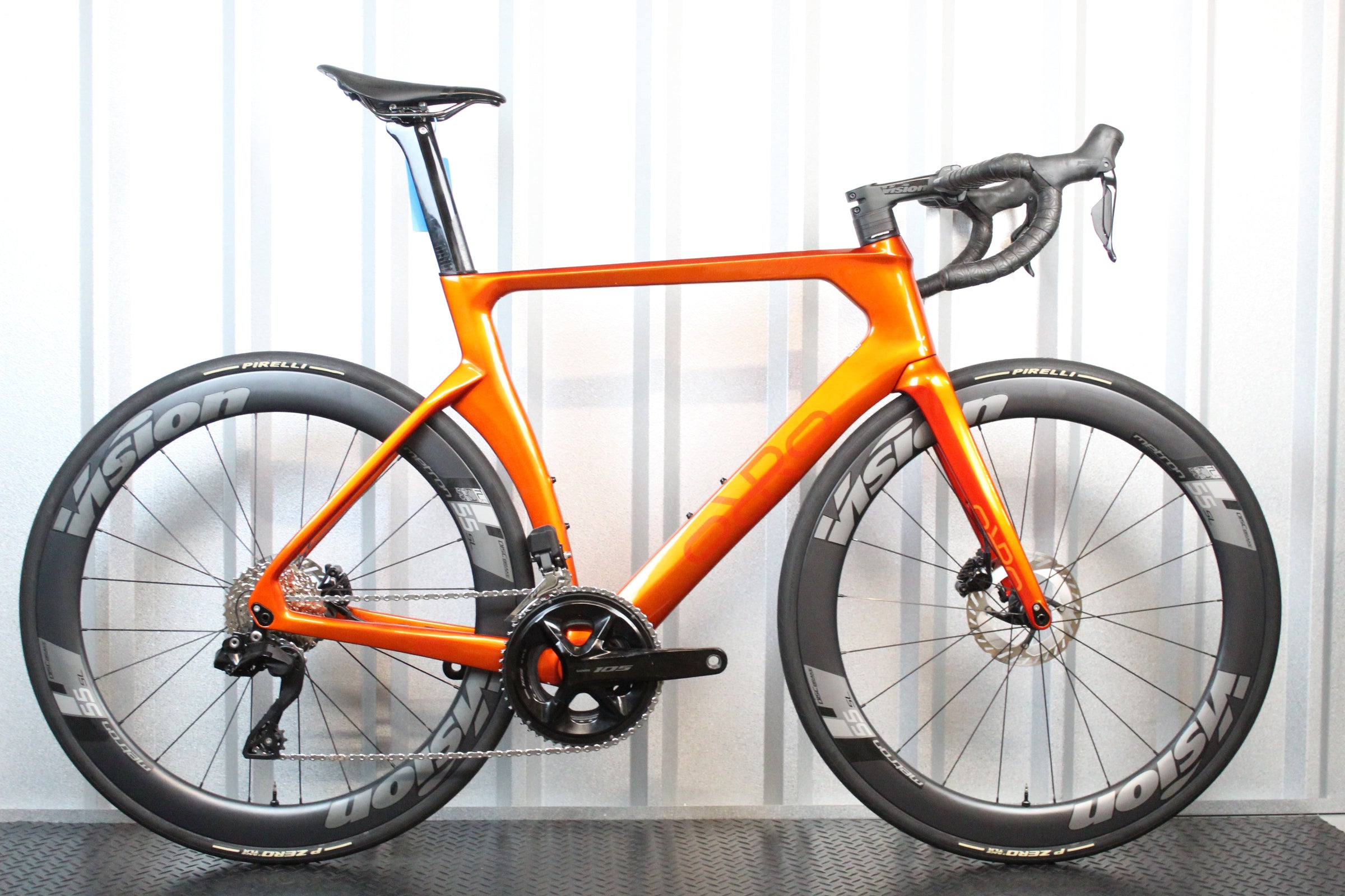 2024 Orro Venturi STC 105 Di2 Road Bike Orange, Size Large - Lightly Used