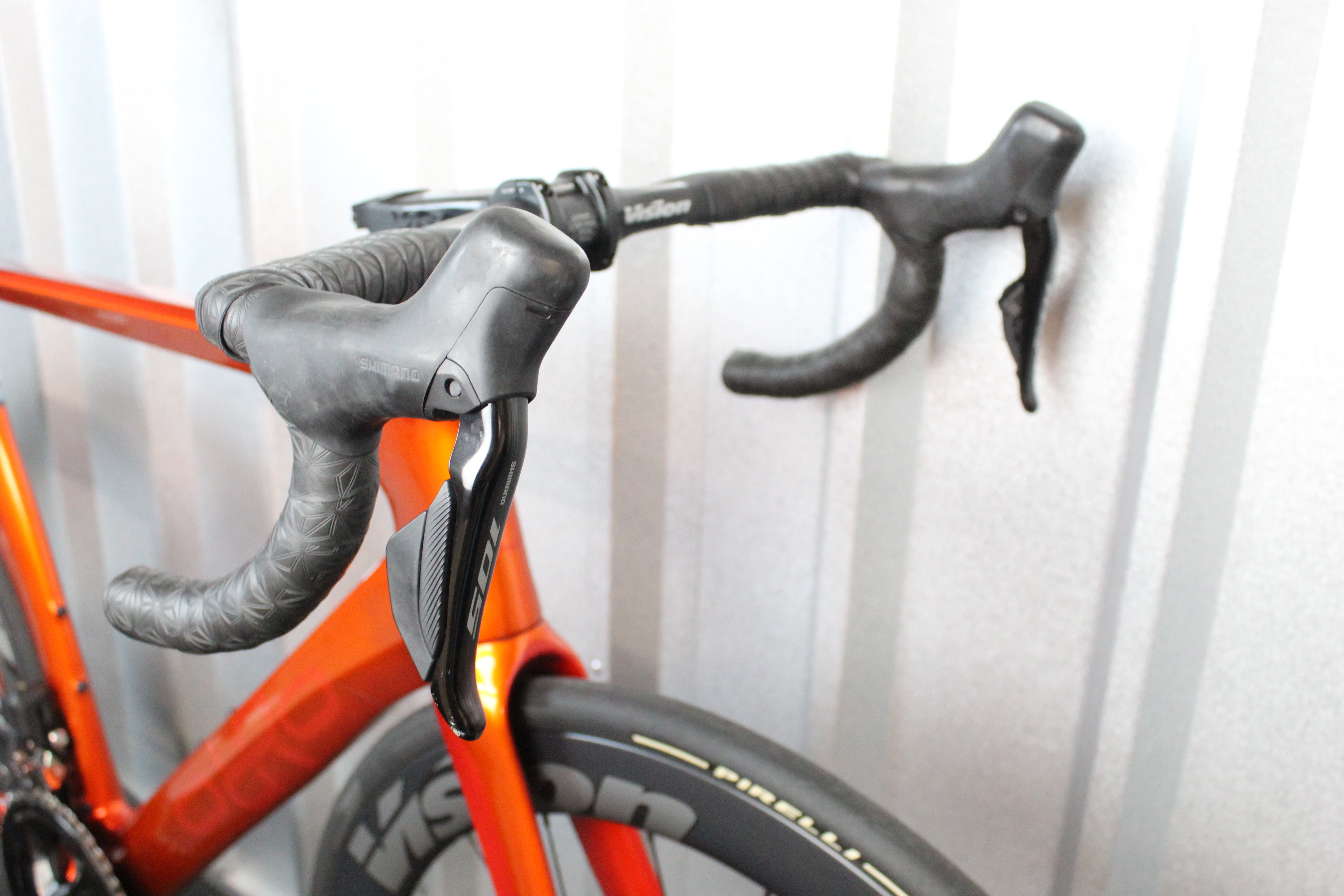 2024 Orro Venturi STC 105 Di2 Road Bike Orange, Size Large - Lightly Used