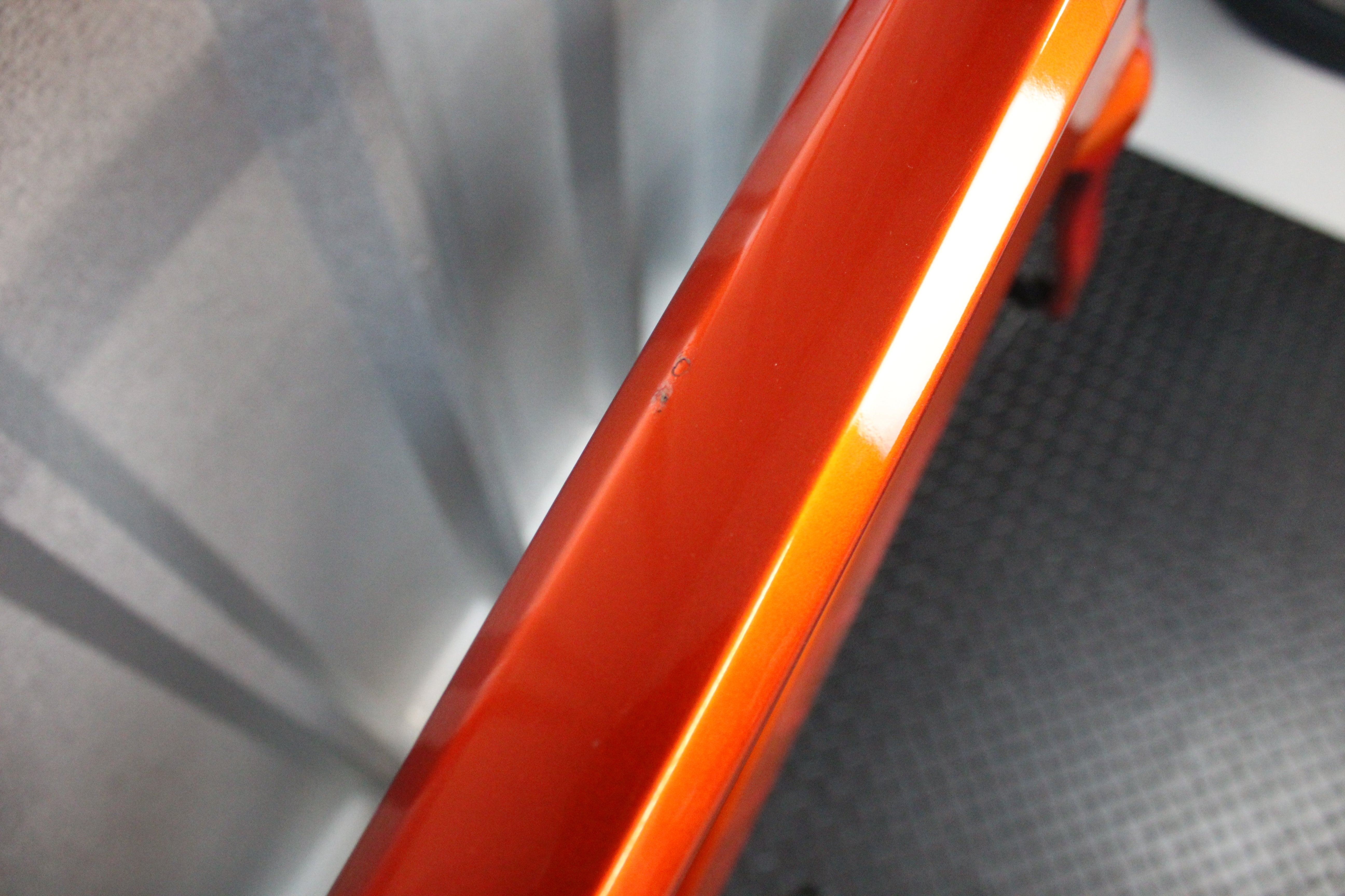 2024 Orro Venturi STC 105 Di2 Road Bike Orange, Size Large - Lightly Used
