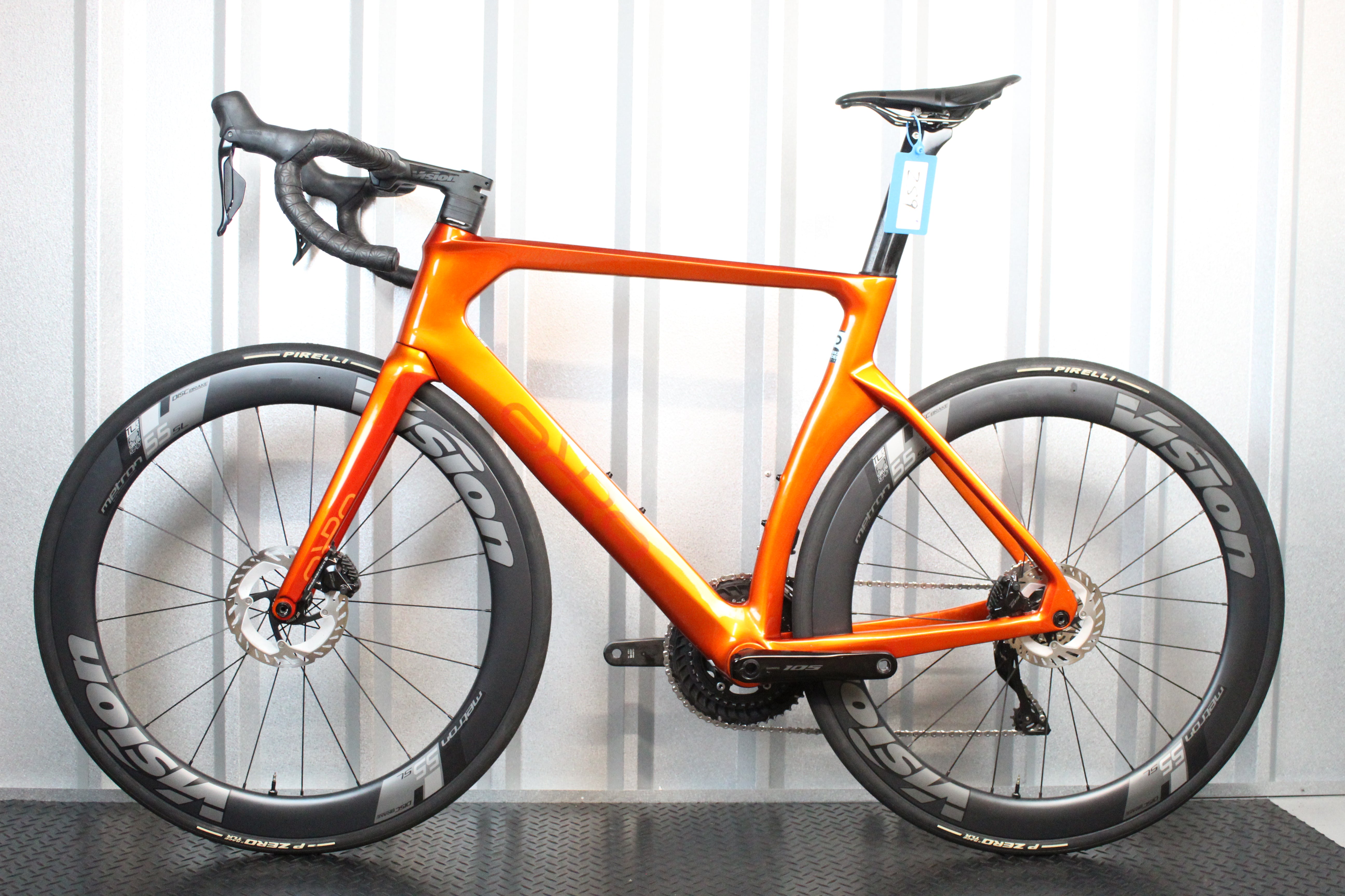 2024 Orro Venturi STC 105 Di2 Road Bike Orange, Size Large - Lightly Used
