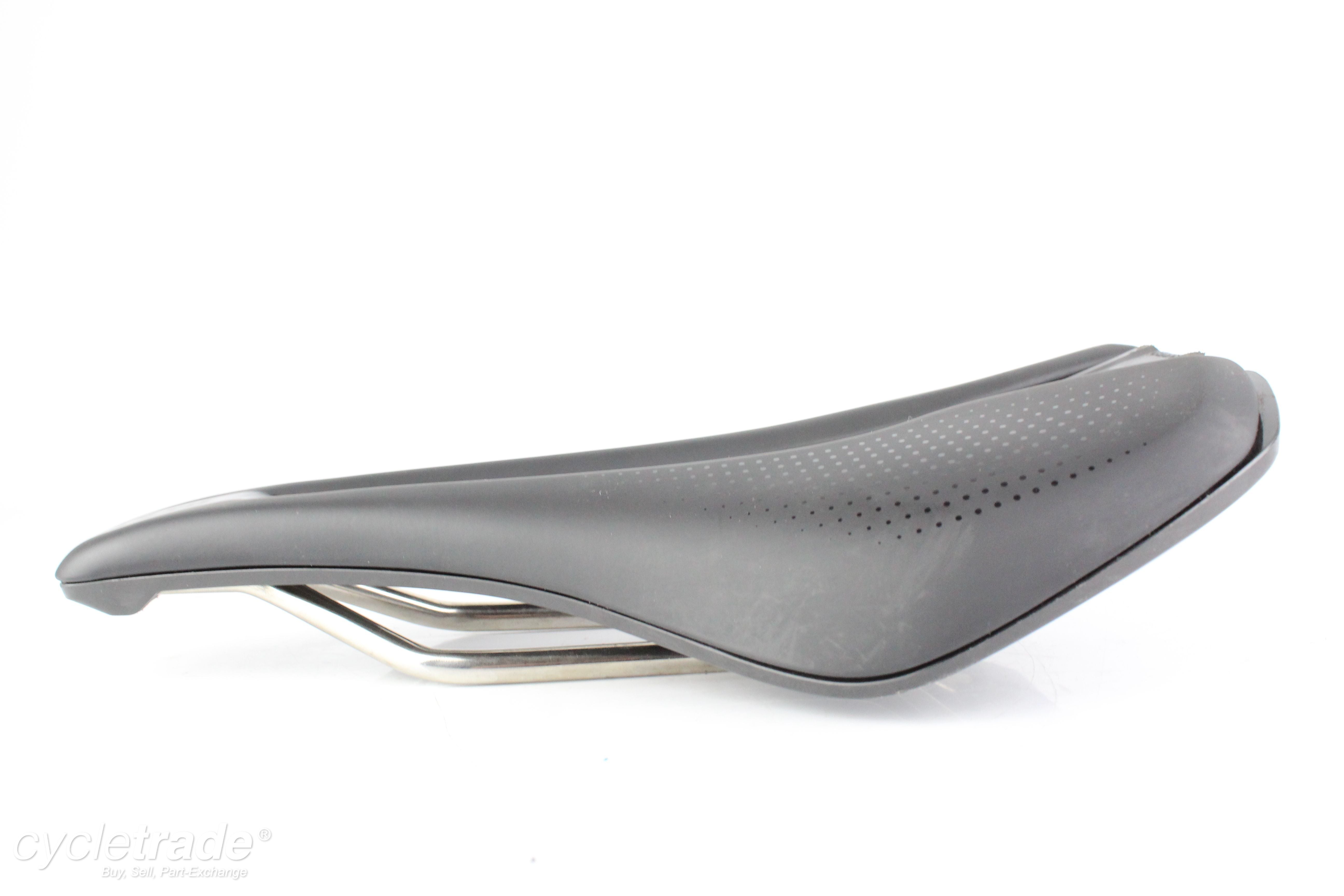 Saddle - Giant Fleet SL 145mm - Lightly Used