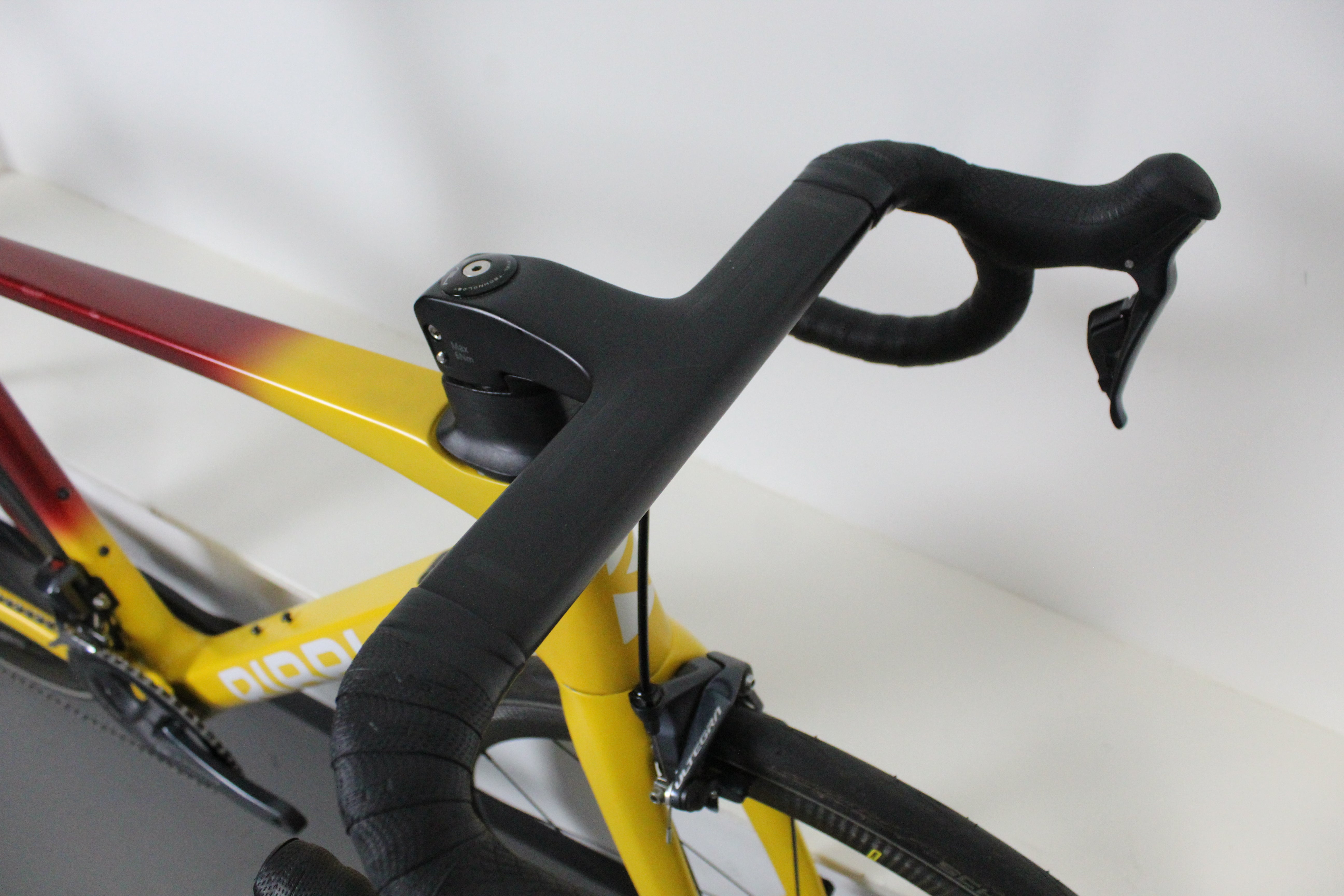 2021 Ribble Endurance SL Ultegra Di2 Road Bike Red/Yellow (Medium) - Lightly Used