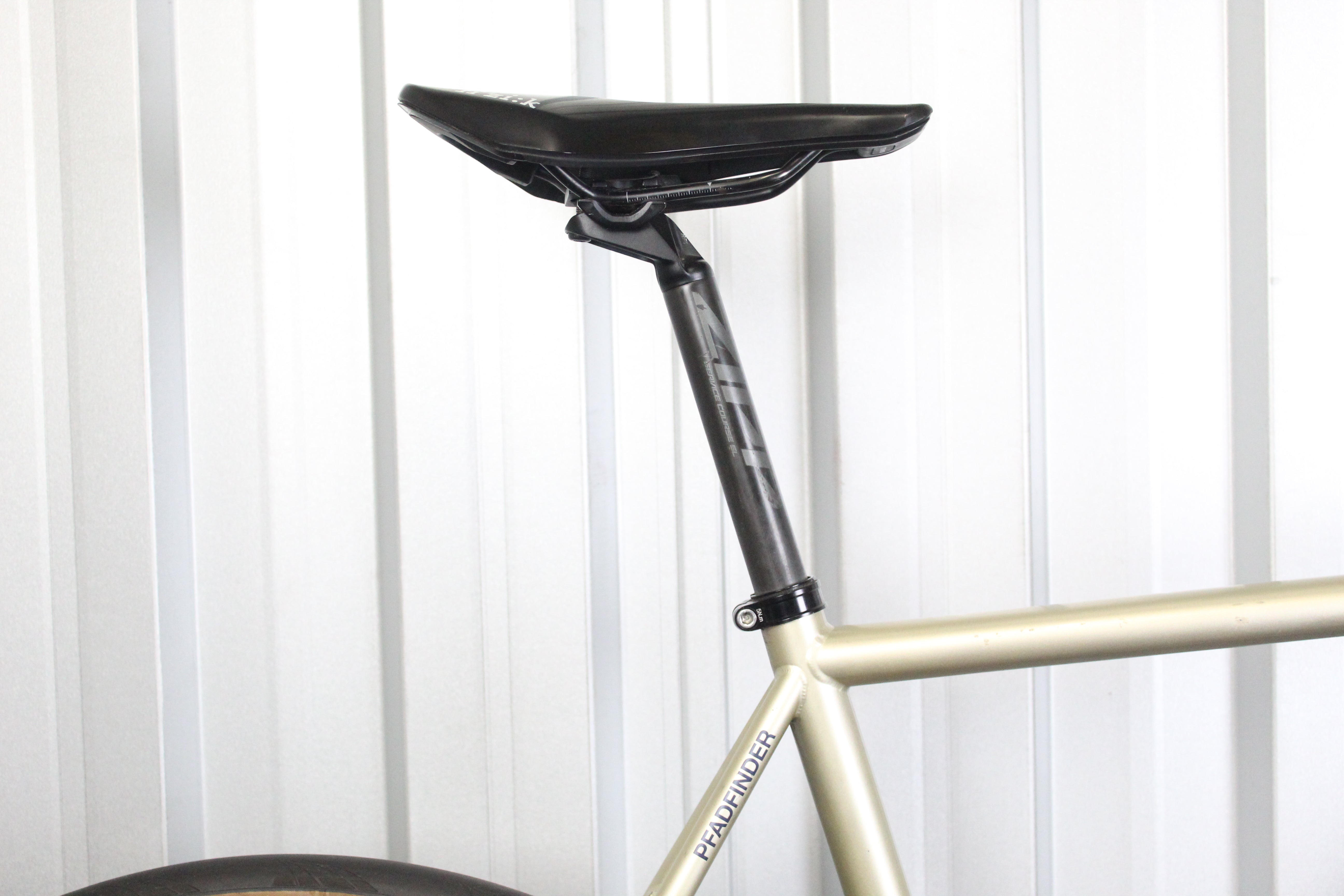 2023 Standert Pfadfinder 105 Di2 Road Bike Champagne Supernova (Size 58cm) - Used