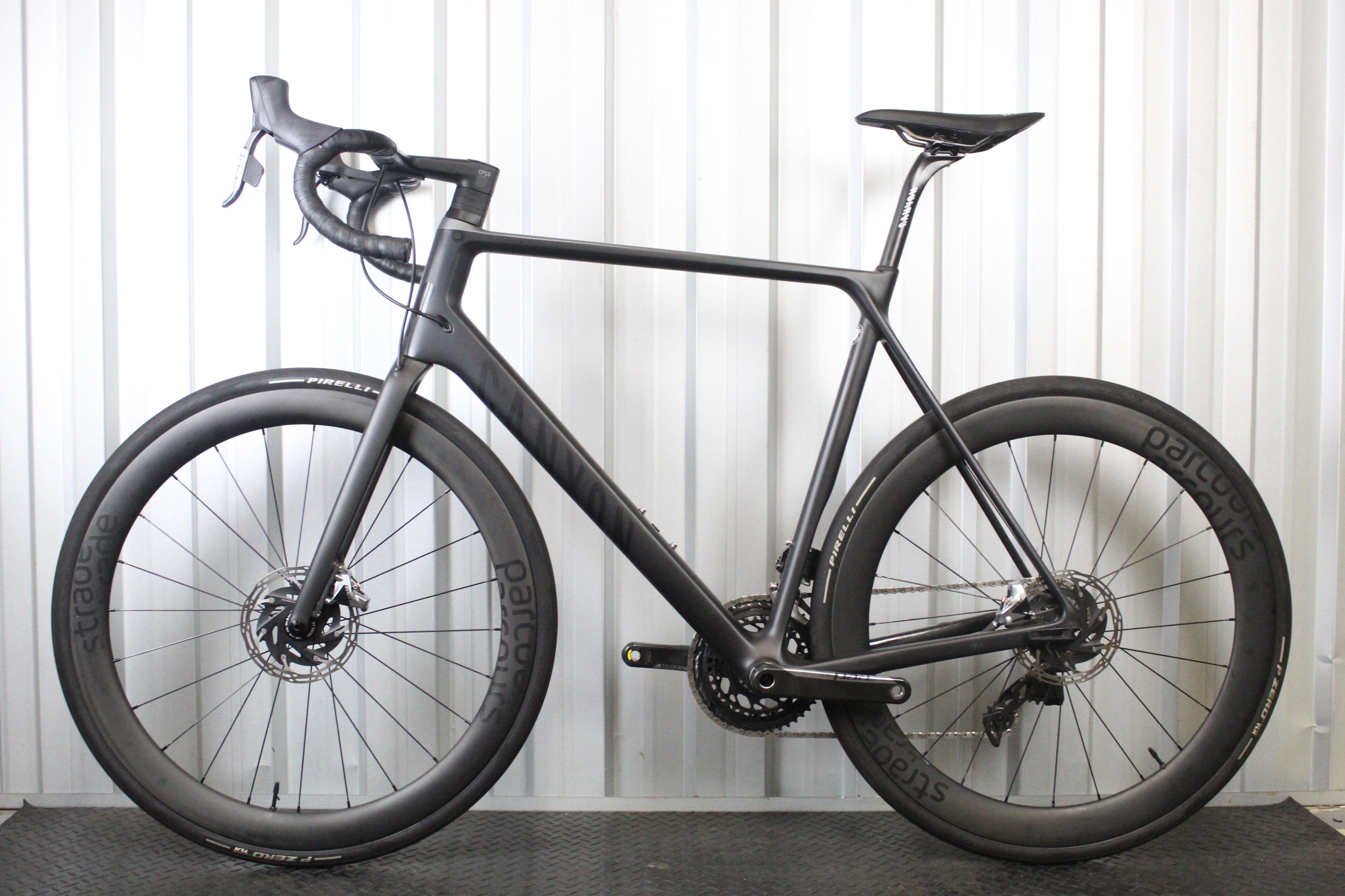 2021 Canyon Ultimate CF SLX Road Bike RED AXS Black (Size XL) - Near Mint