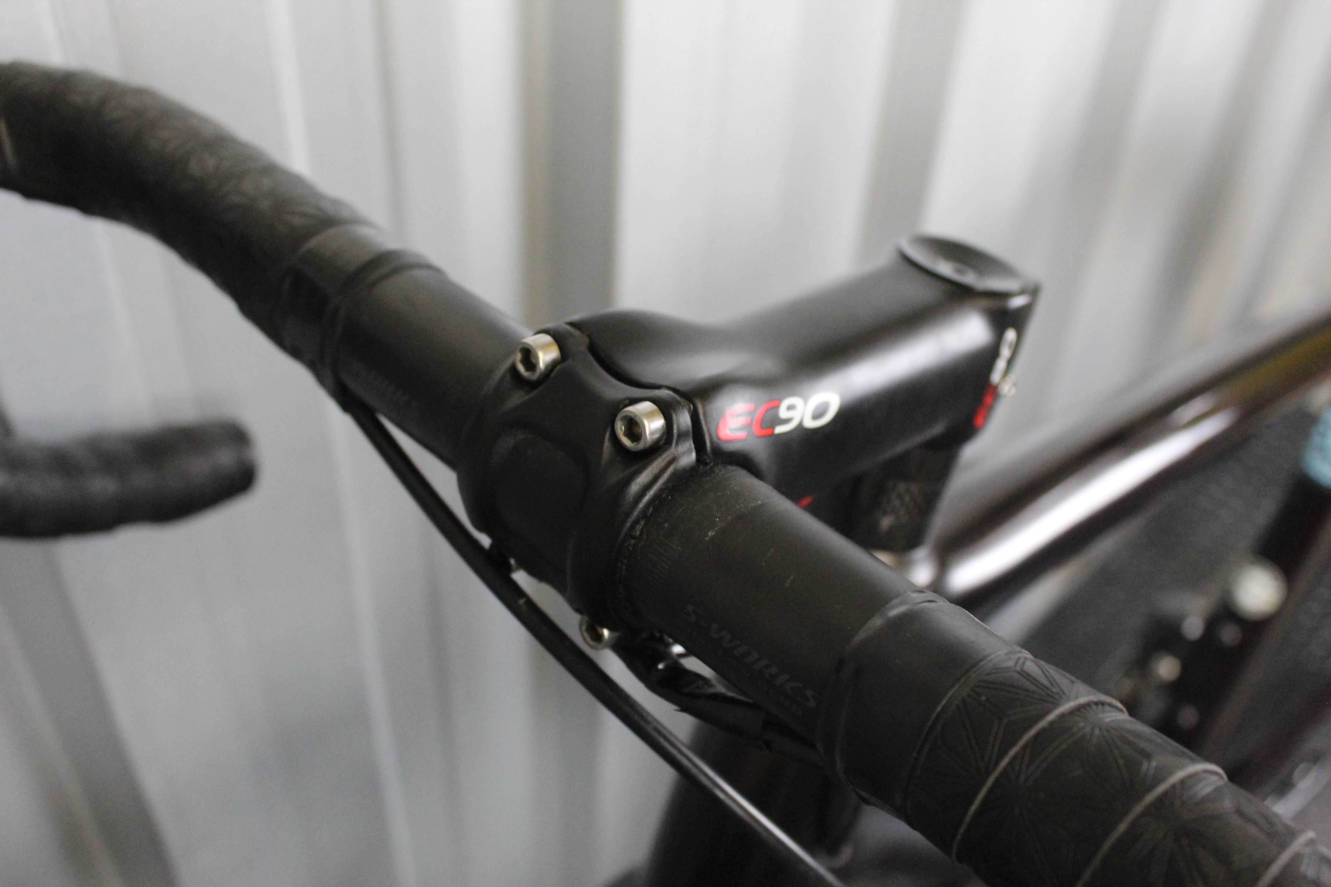 2021 Specialized Aethos Ultegra Di2 Hunt in Red Tint 6.9kg! (Size 54cm) - Used