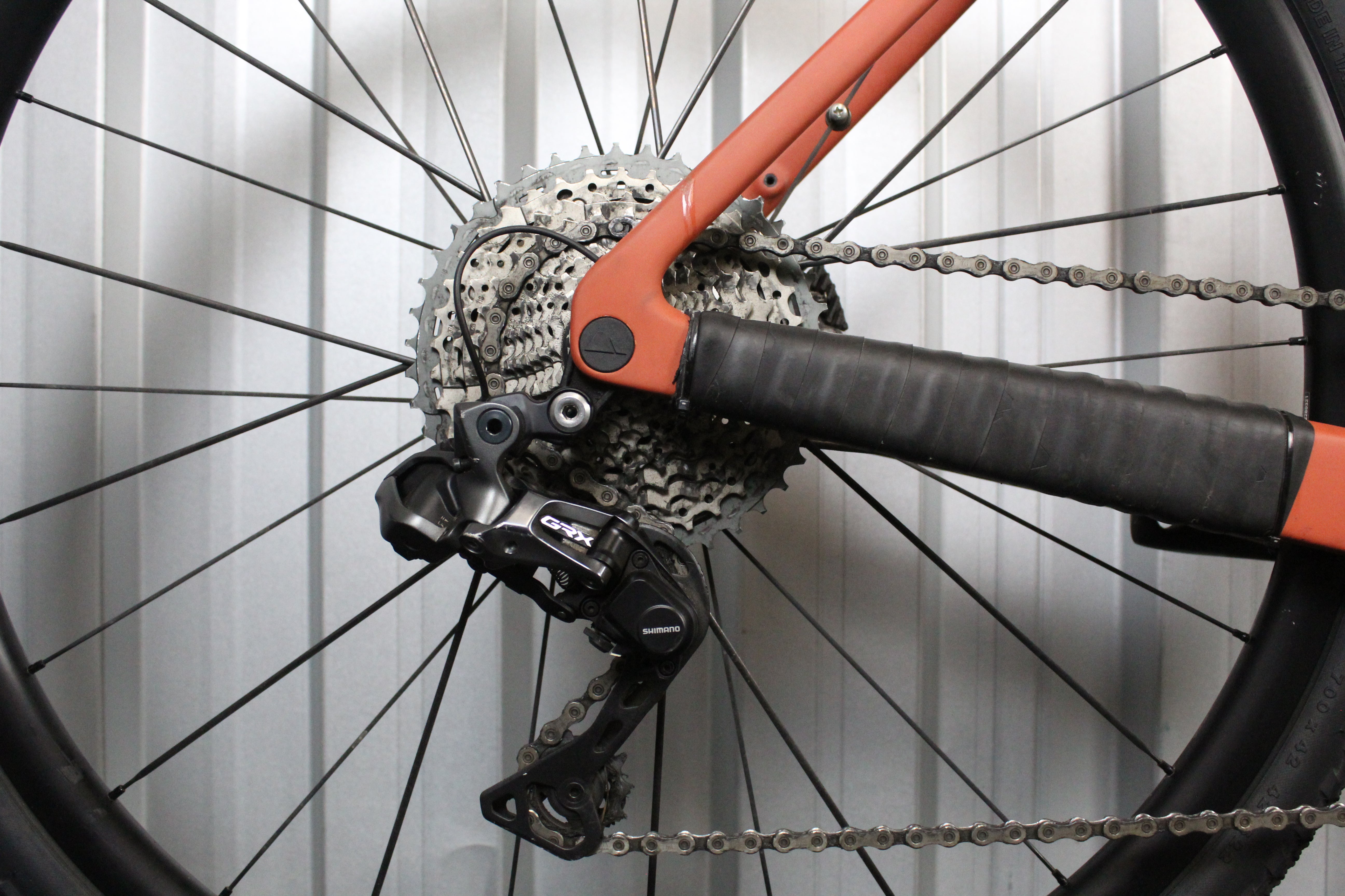 2022 Canyon Grail:ON CF 8 Shimano GRX Di2 Electric Gravel Bike (Size Medium)- Lightly Used