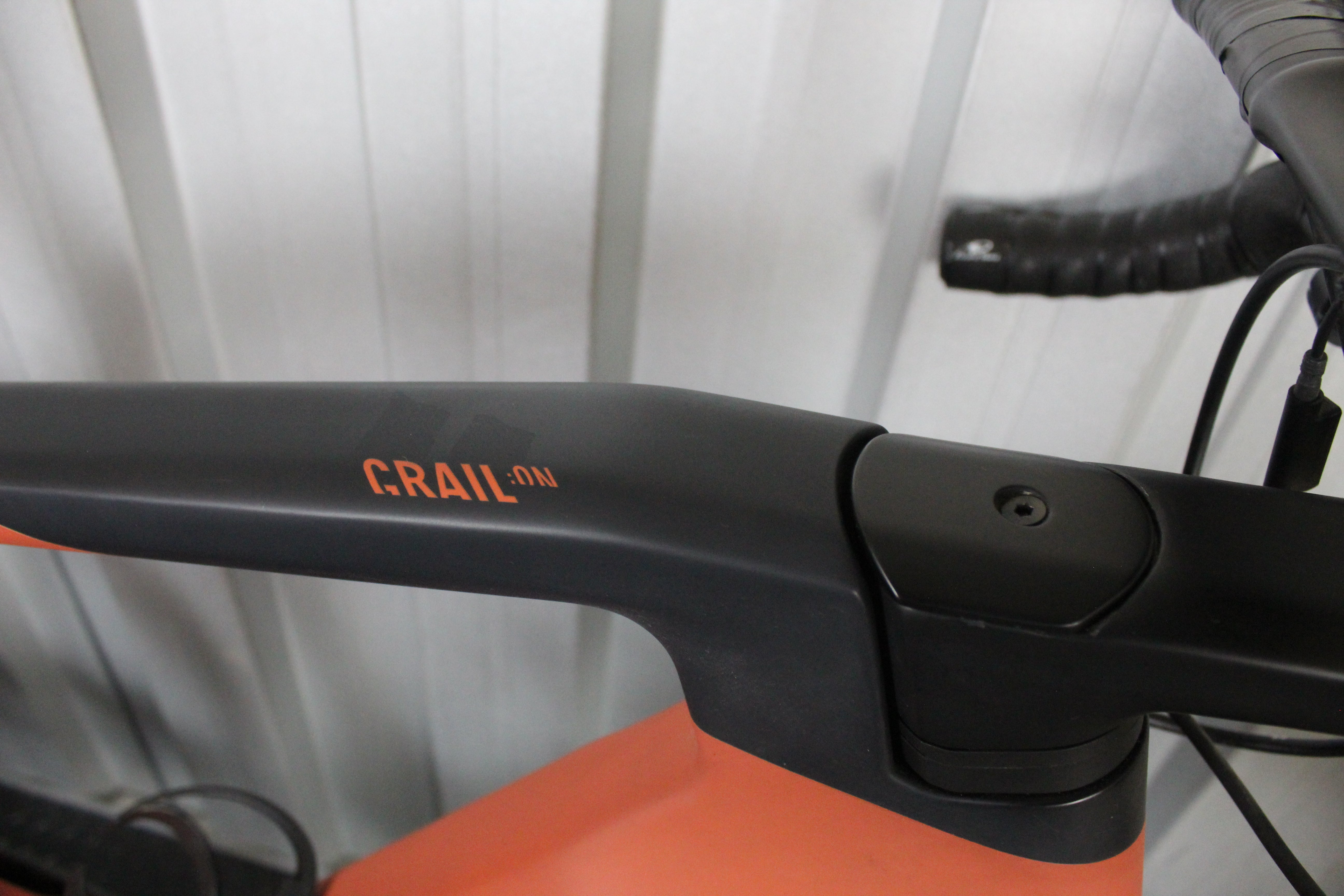 2022 Canyon Grail:ON CF 8 Shimano GRX Di2 Electric Gravel Bike (Size Medium)- Lightly Used