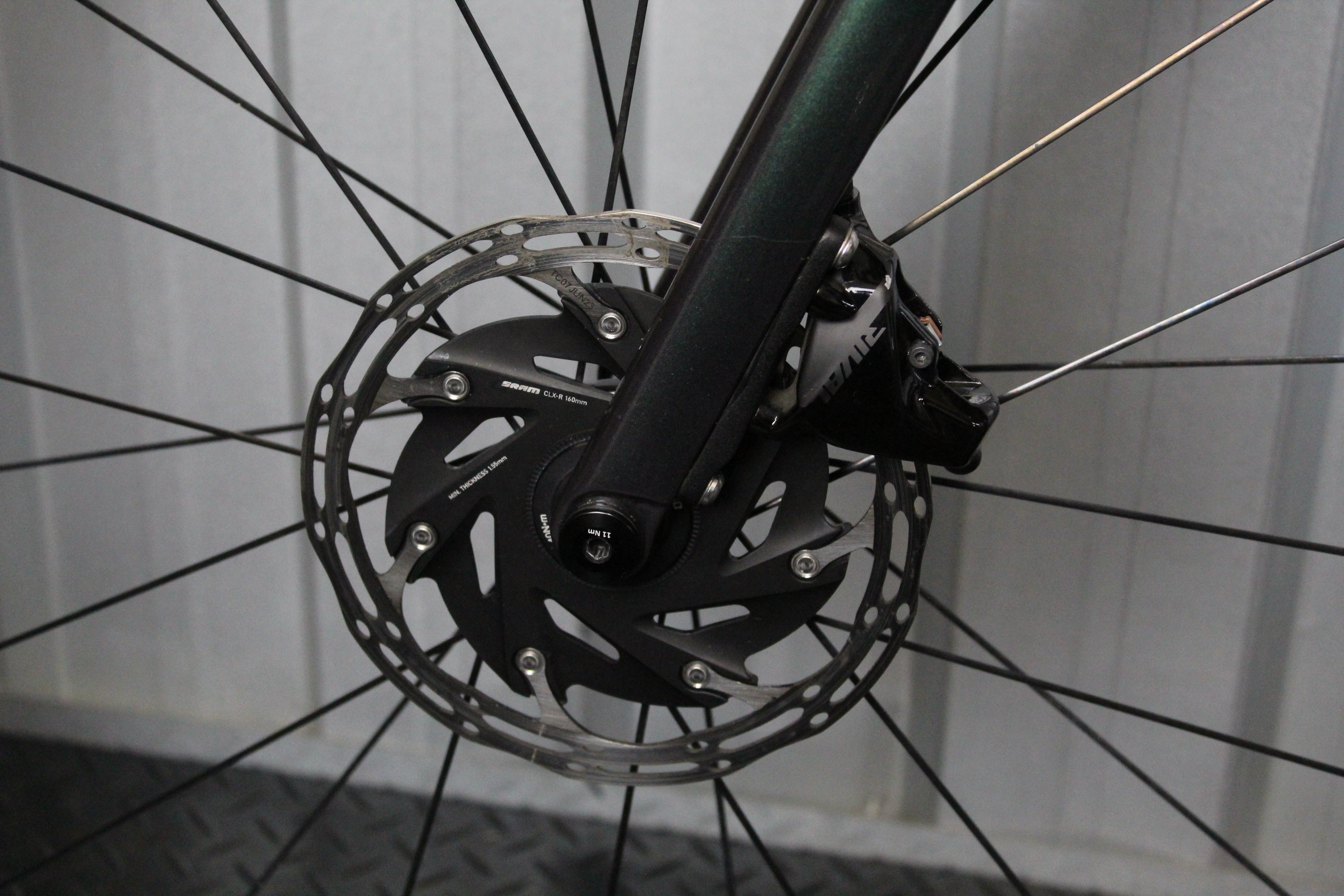 2024 Giant TCR Pro 1 Rival AXS Road Bike Iridescent (Size Small) - Near Mint