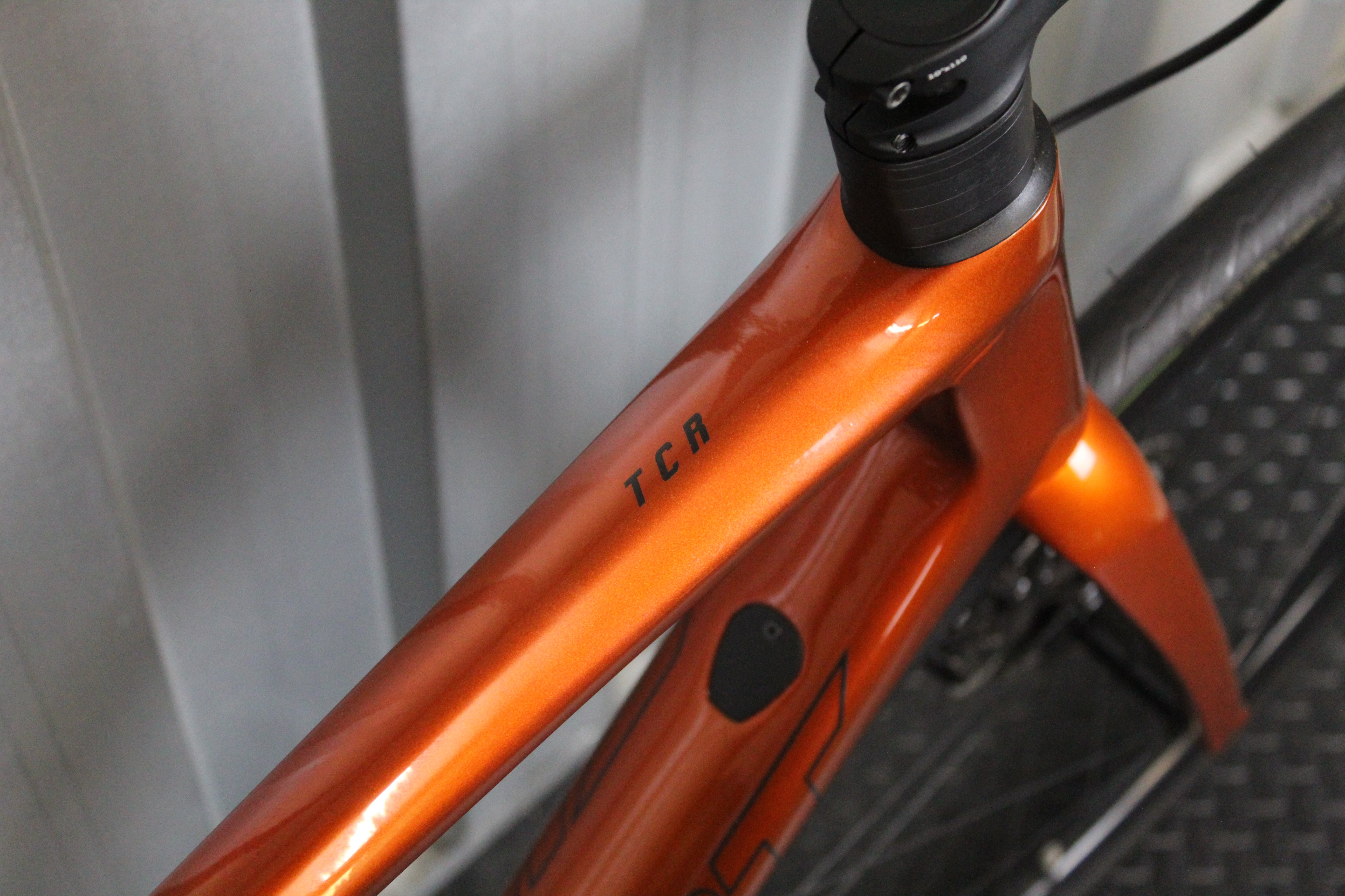 2022 Giant TCR Pro 0 Ultegra Di2 Road Bike Amber Glow (Size M/L) - Lightly Used