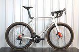 2024 Trek Madone SL 7 Gen 8 Ultegra Di2 Road Bike, Size Large – Mint Condition