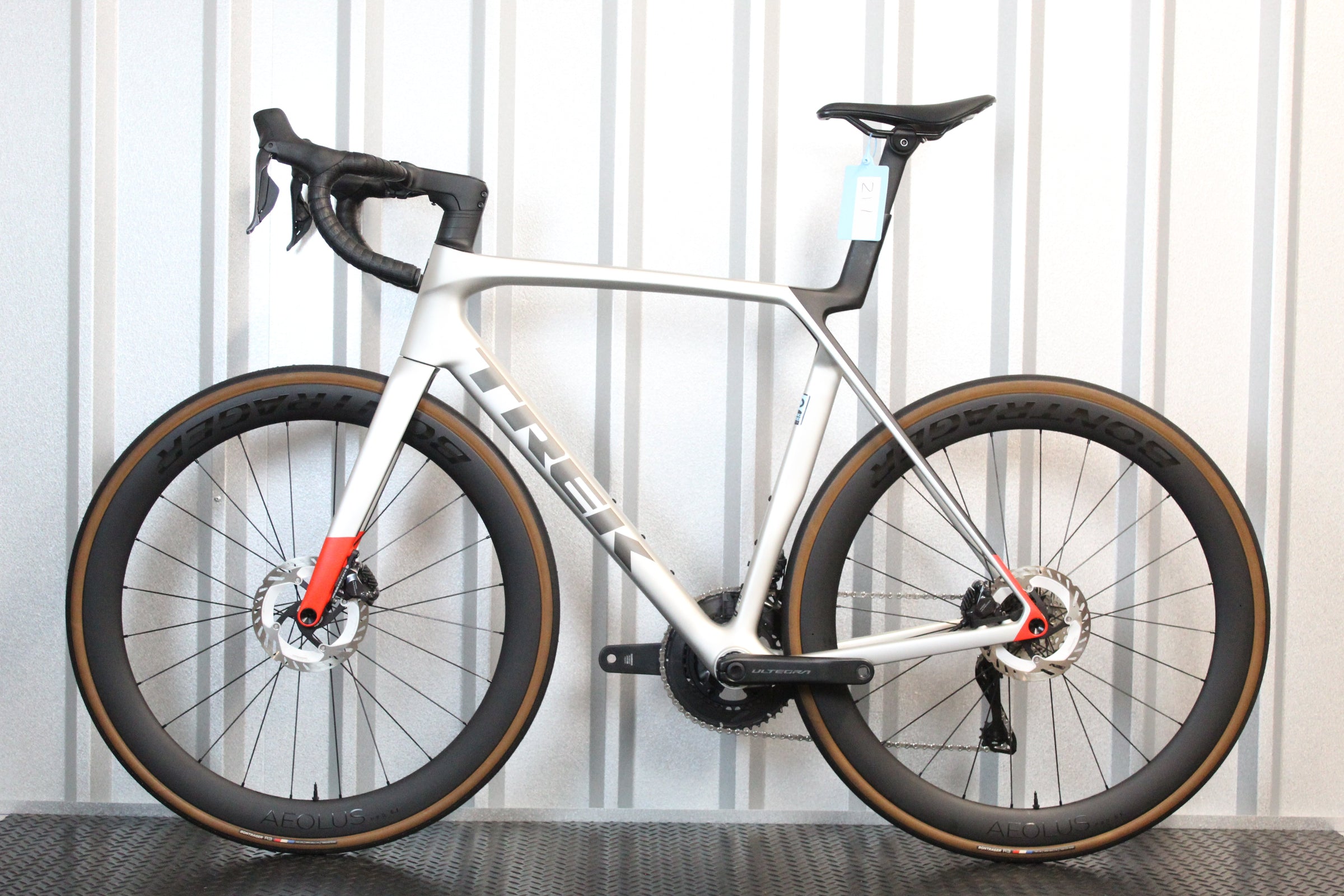 2024 Trek Madone SL 7 Gen 8 Ultegra Di2 Road Bike, Size Large – Mint Condition