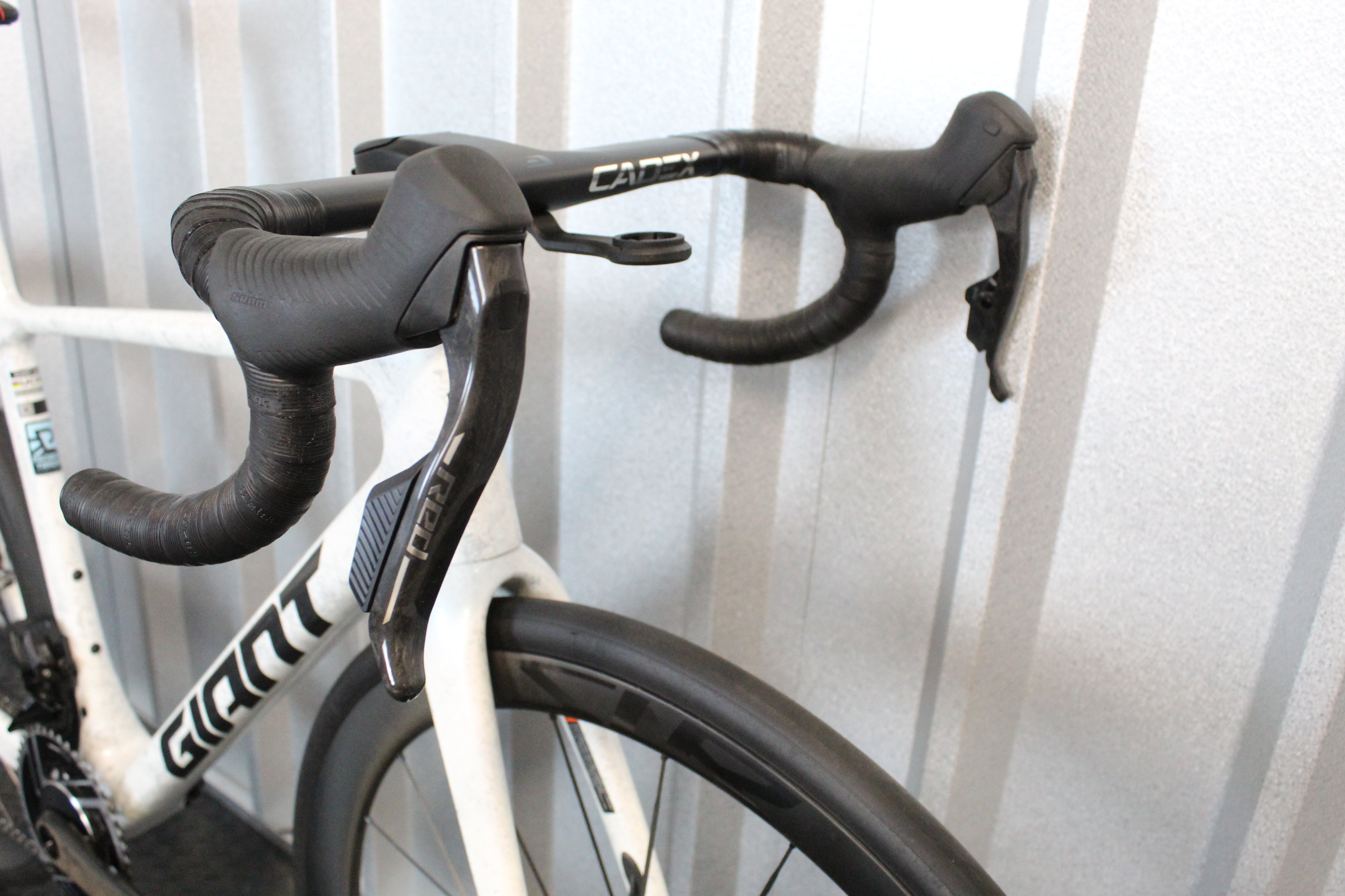 2025 Giant TCR Advanced SL-FF SRAM Red AXS E1 Road Bike Opal Brushed Chrome, Size Small – Mint