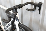 2024 Bianchi Oltre 105 DI2 Road Bike White, Size 55cm - Mint