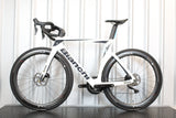 2024 Bianchi Oltre 105 DI2 Road Bike White, Size 55cm - Mint