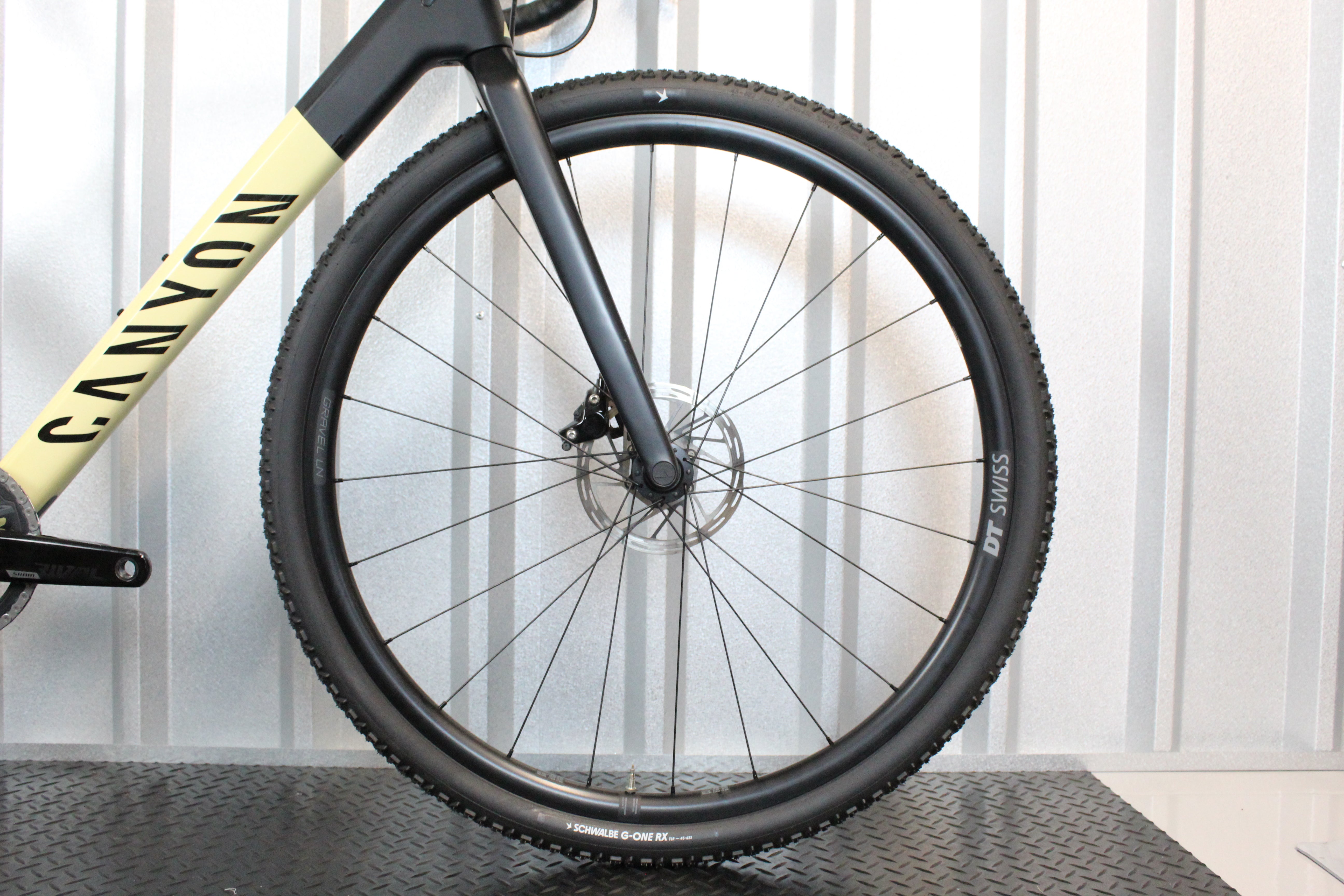 2023 Canyon Grail CF SL 7 SRAM Rival AXS Gravel Bike Yellow / Black, Size Large – Mint