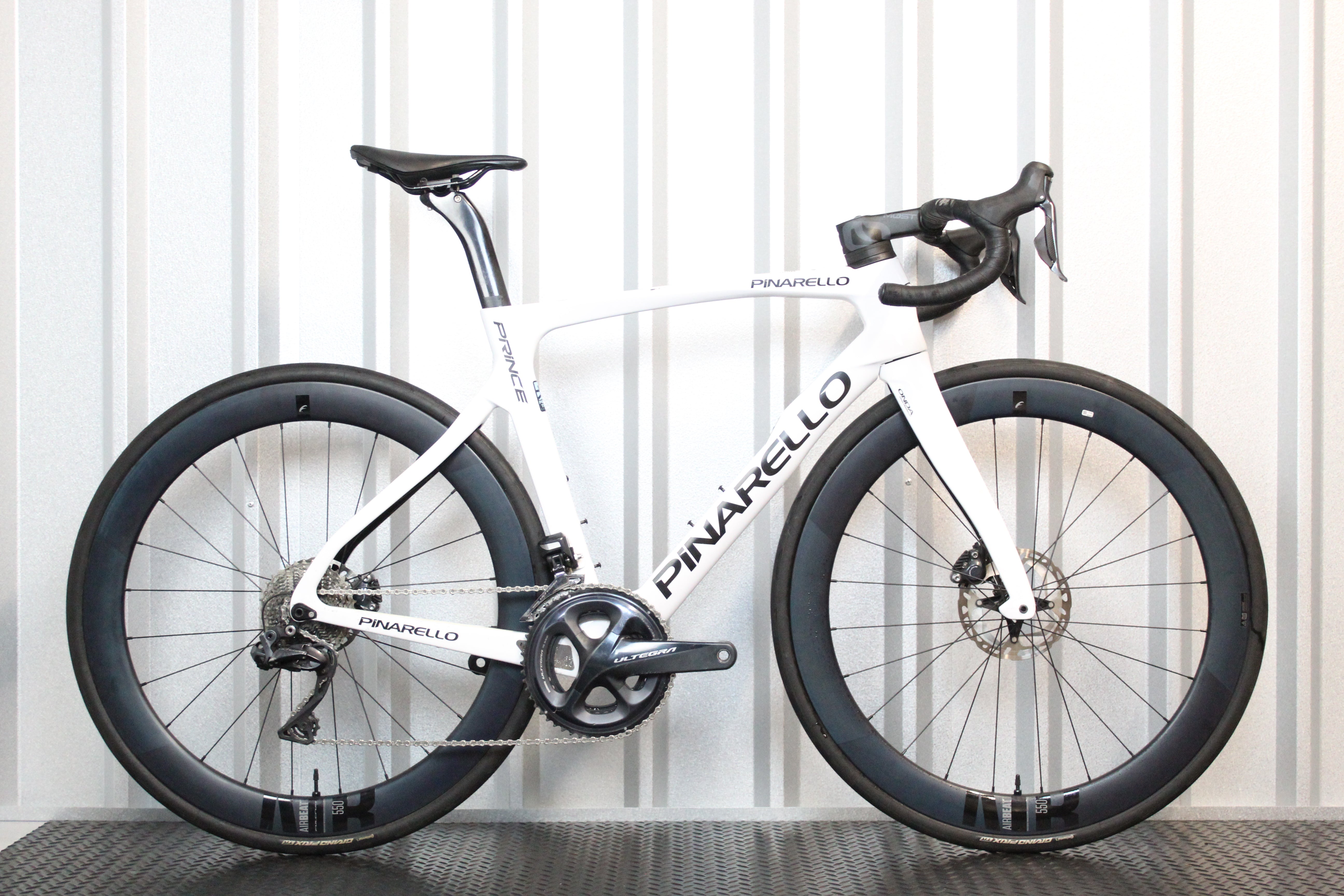 2021 Pinarello Paris Ultegra Di2 Road Bike White / Black, Size 53cm – Lightly Used