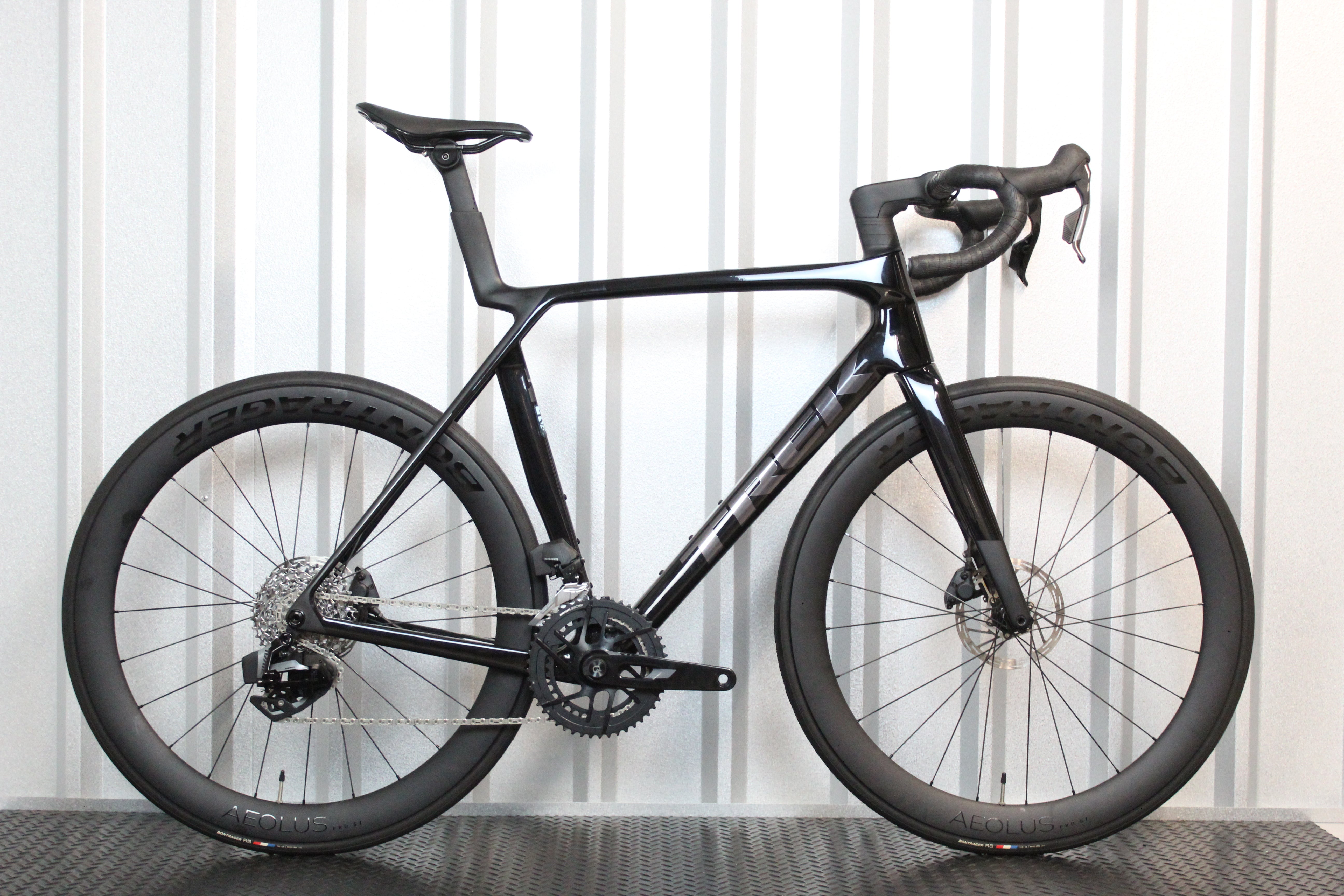 2026 Trek Madone SL 6 AXS Gen 8 Road Bike Black, Size Large – New Other