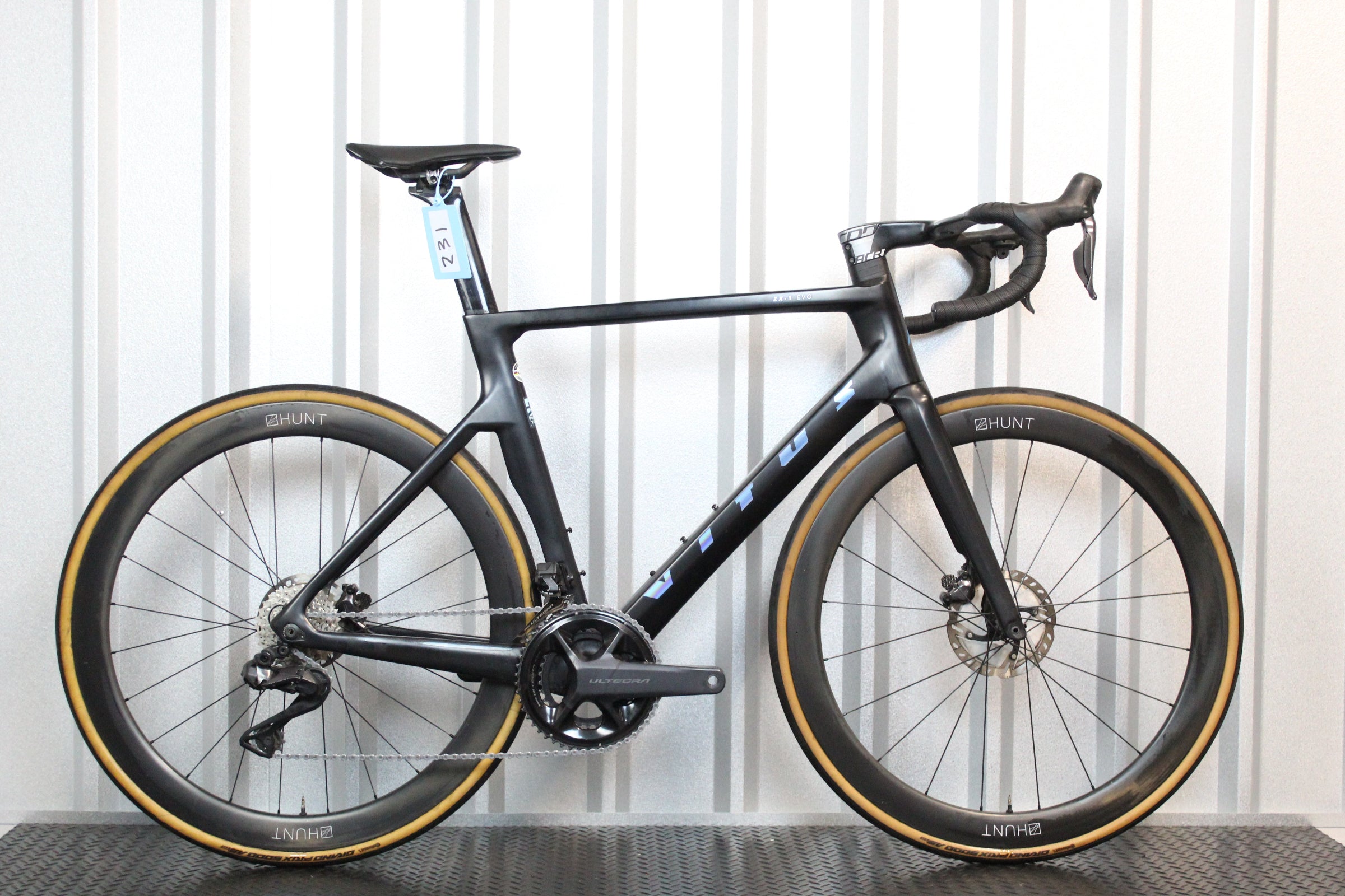 2023 Vitus ZX-1 Ultegra Di2 Road Bike Black, Size Large - Lightly Used