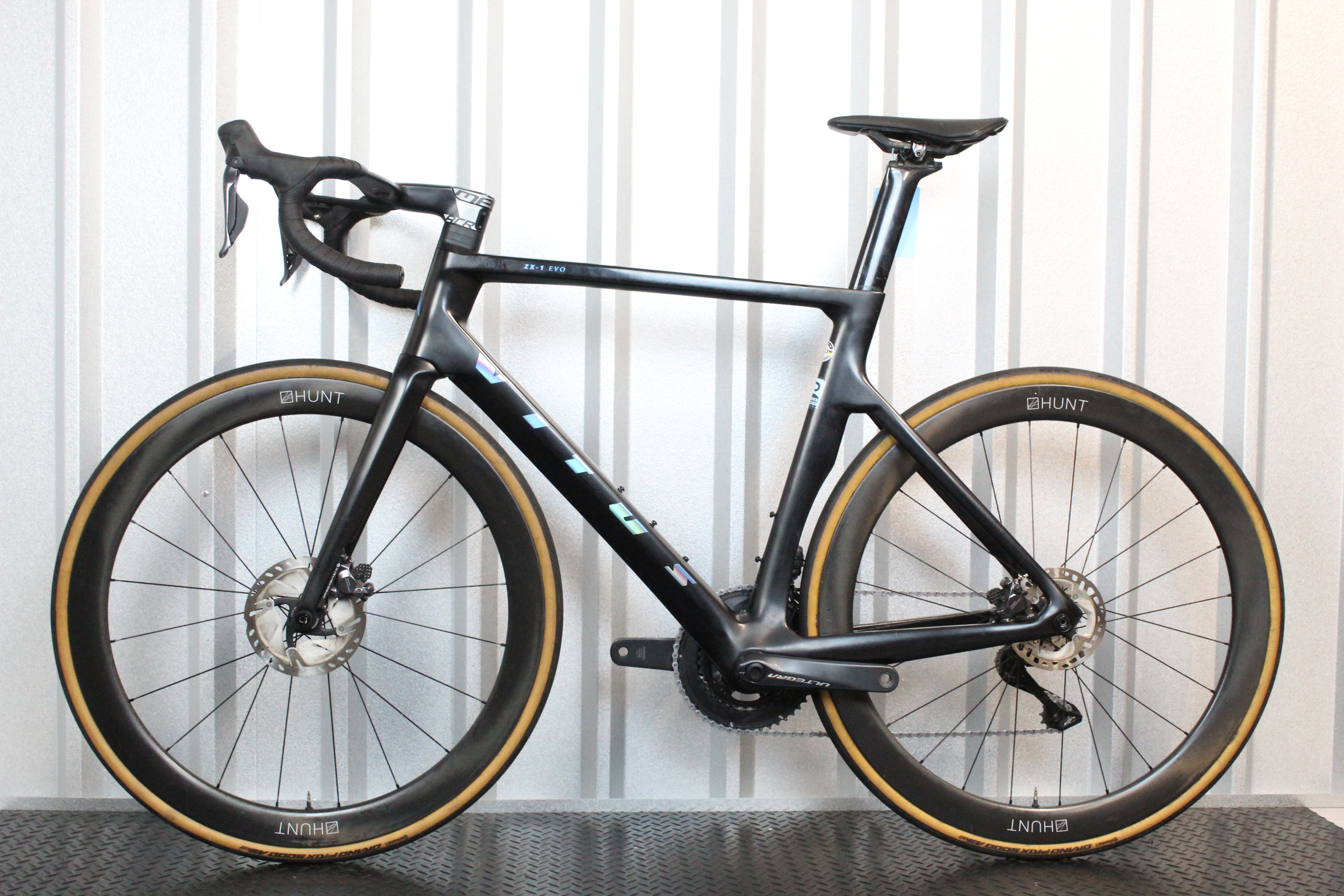 2023 Vitus ZX-1 Ultegra Di2 Road Bike Black, Size Large - Lightly Used