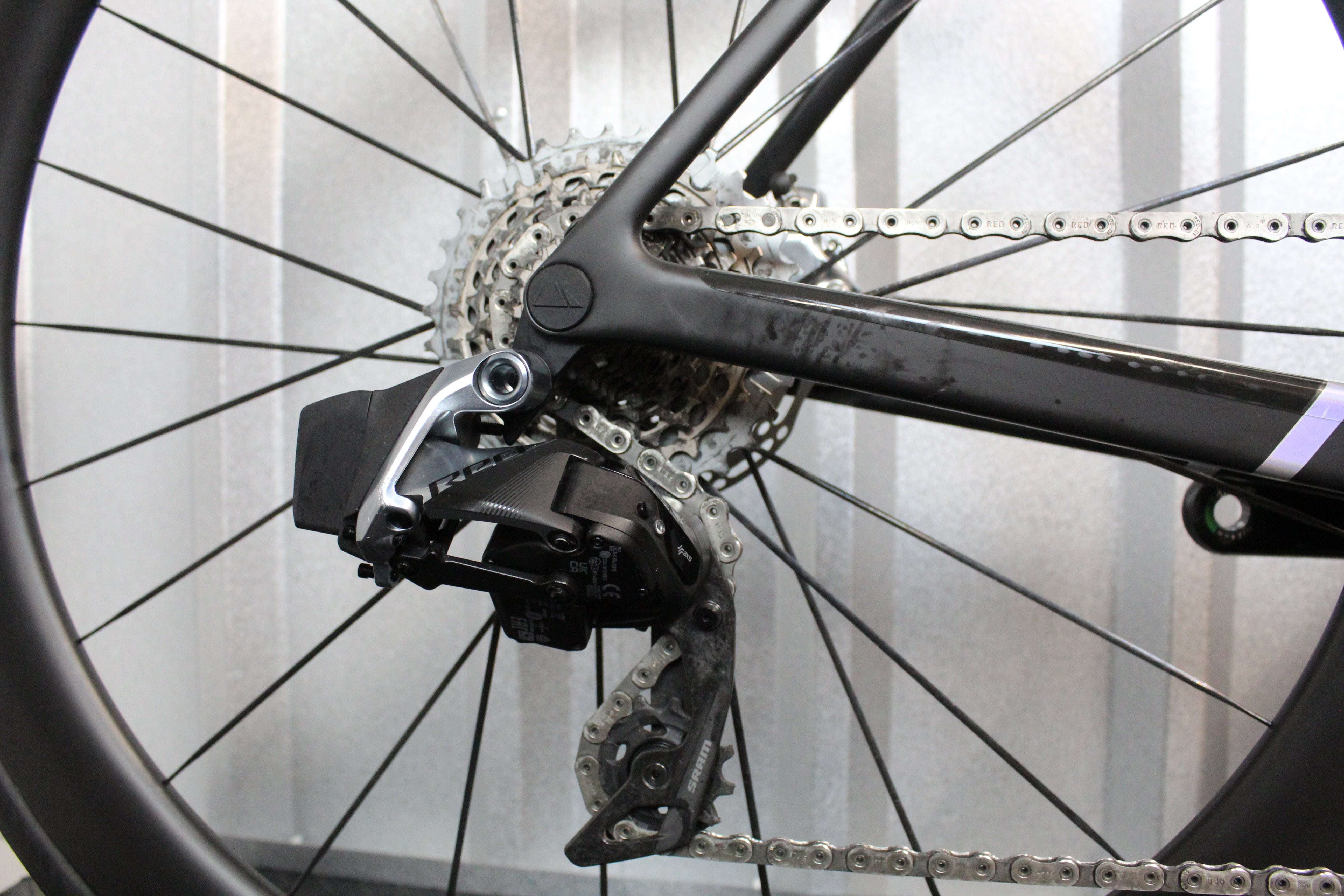 2024 Canyon Ultimate CFR SRAM Red AXS Road Bike Black, Size Medium – Near Mint