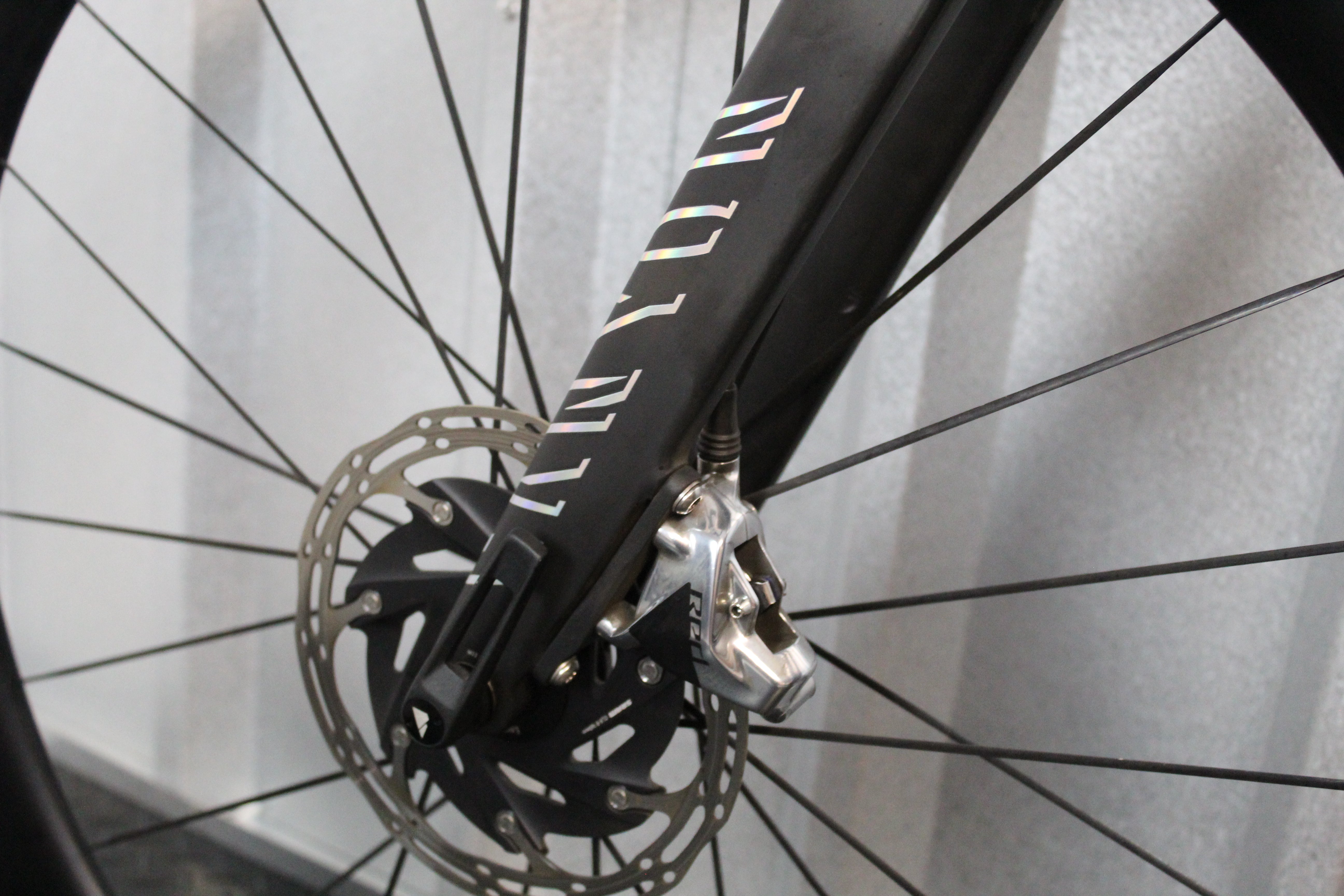 2024 Canyon Ultimate CFR SRAM Red AXS Road Bike Black, Size Medium – Near Mint