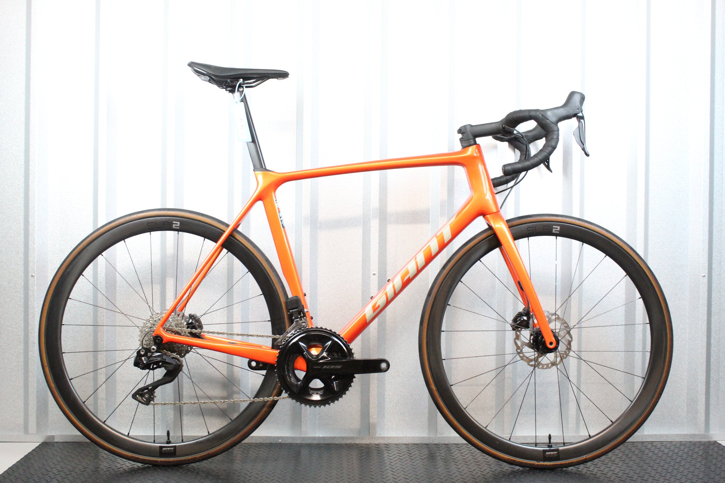 2021 Giant TCR Advanced Disc 1+ 105 Di2 Road Bike Helios Orange, Size Large – Mint