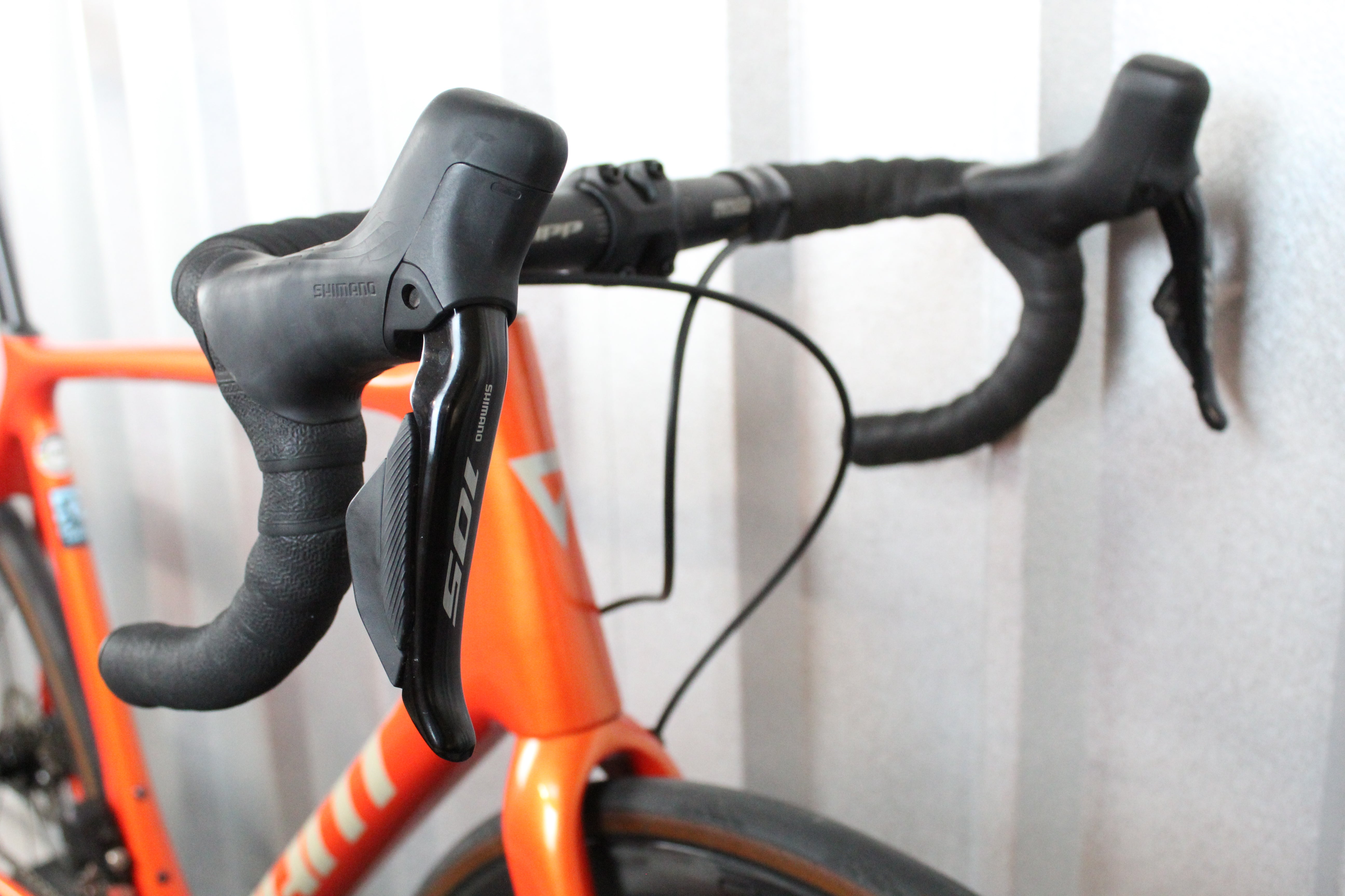 2021 Giant TCR Advanced Disc 1+ 105 Di2 Road Bike Helios Orange, Size Large – Mint