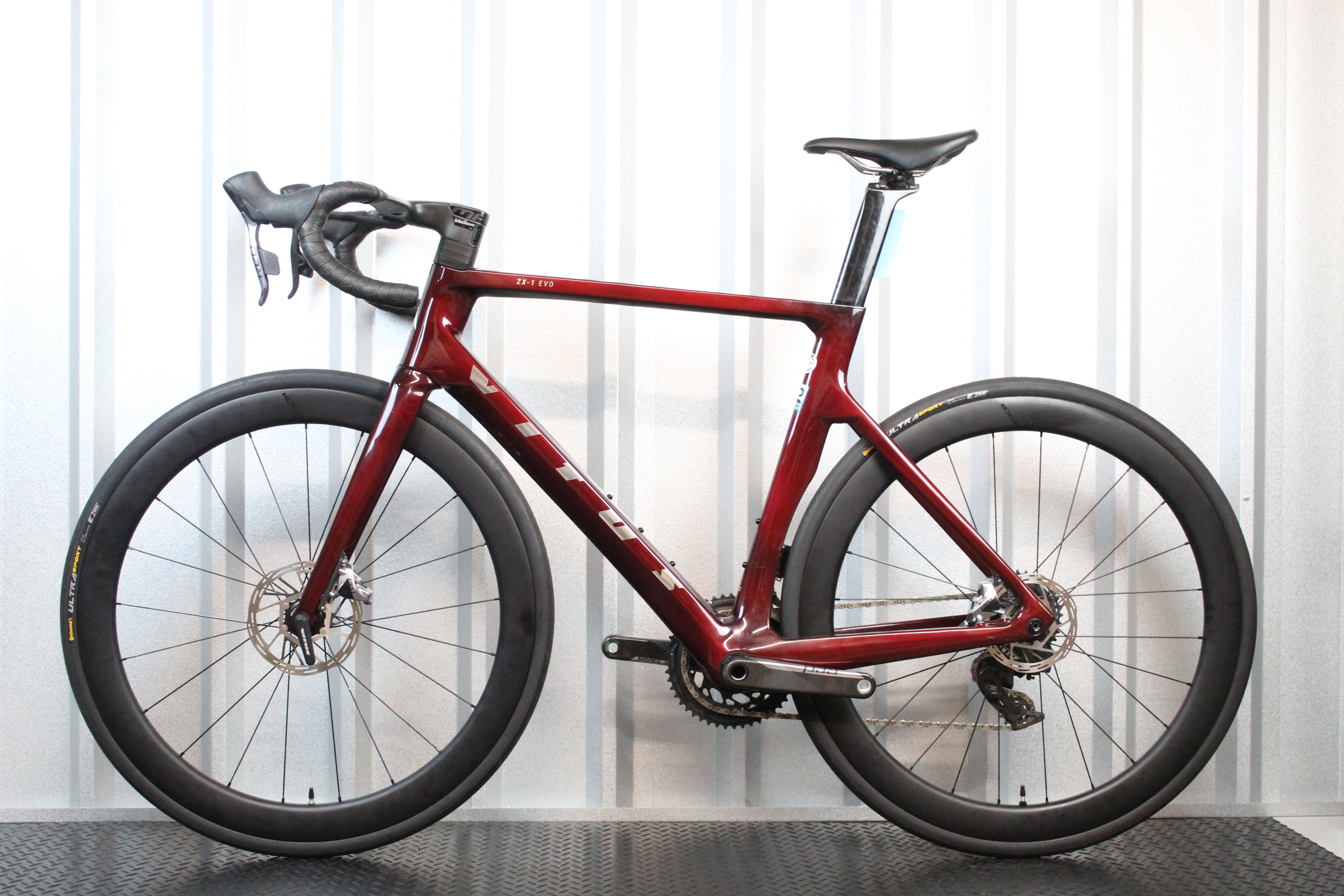 2024 Vitus ZX-1 EVO SRAM Red AXS Road Bike Cherry Black, Size Large – Mint