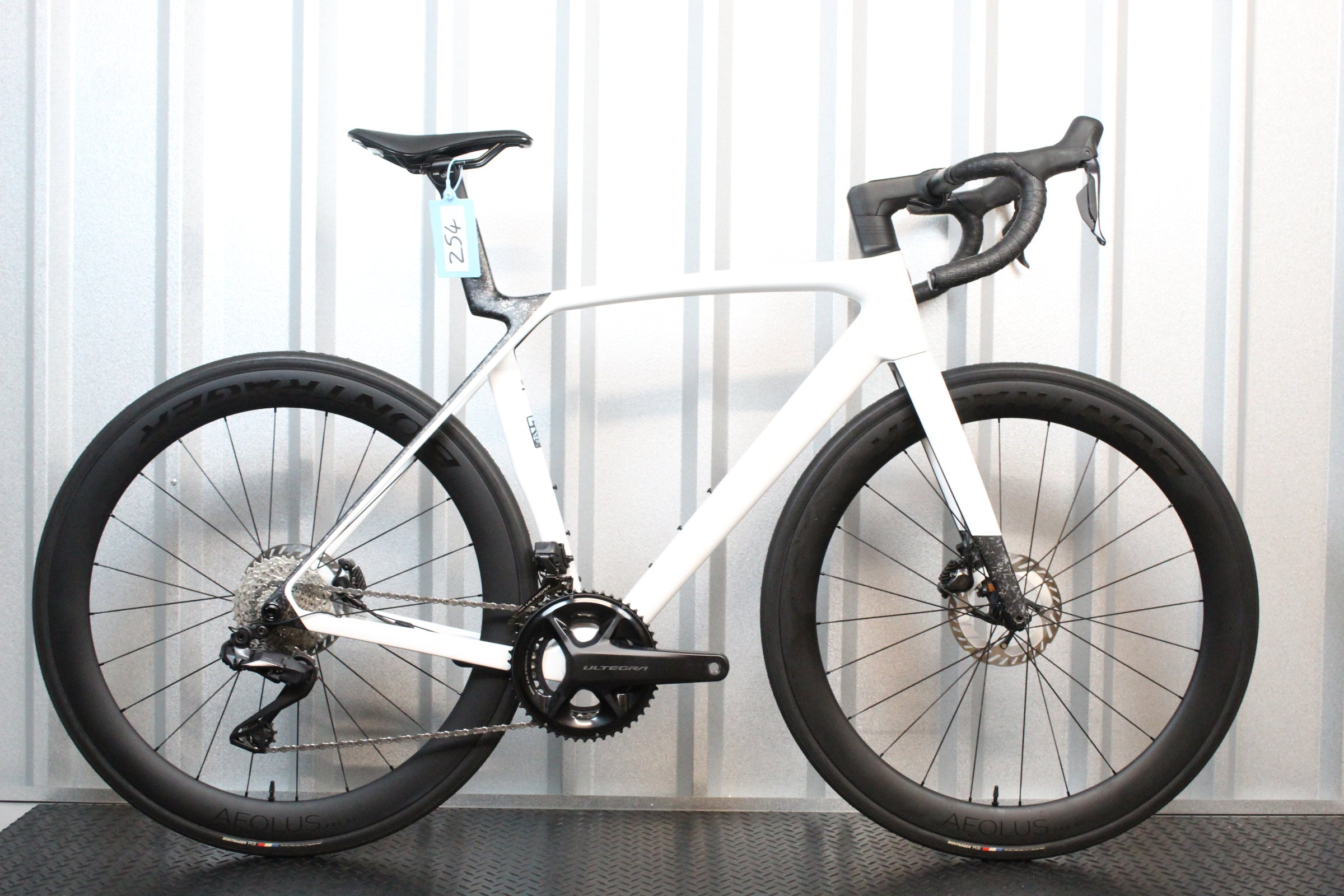 2026 Trek Madone SL 7 Gen 8 Ultegra Di2 Road Bike Crystal White, Black Smoke, Size M/L – New Other