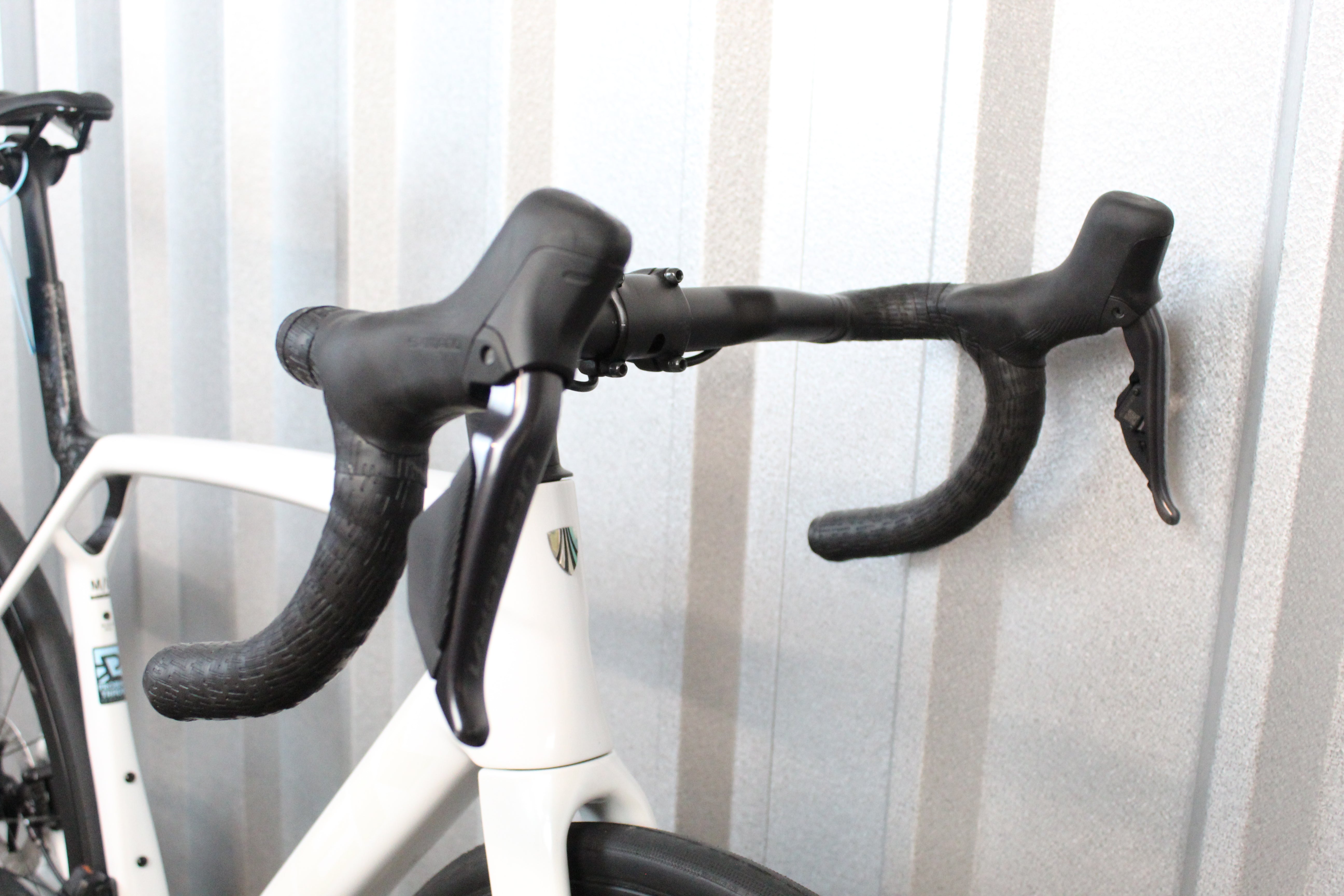 2026 Trek Madone SL 7 Gen 8 Ultegra Di2 Road Bike Crystal White, Black Smoke, Size M/L – New Other