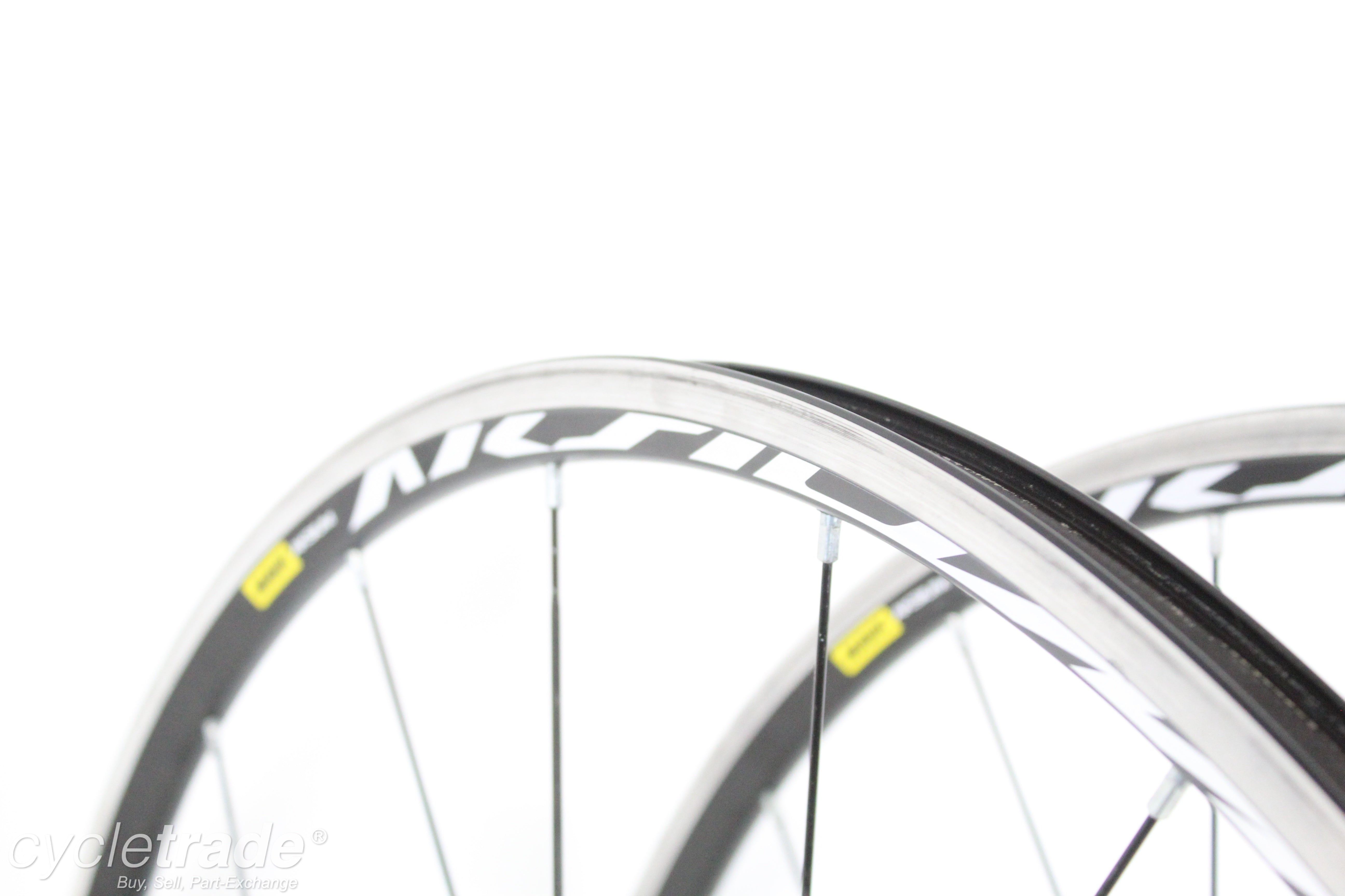 700c Road Wheelset - Mavic Aksium Rim Brake 11 Speed QR - Ex Demo