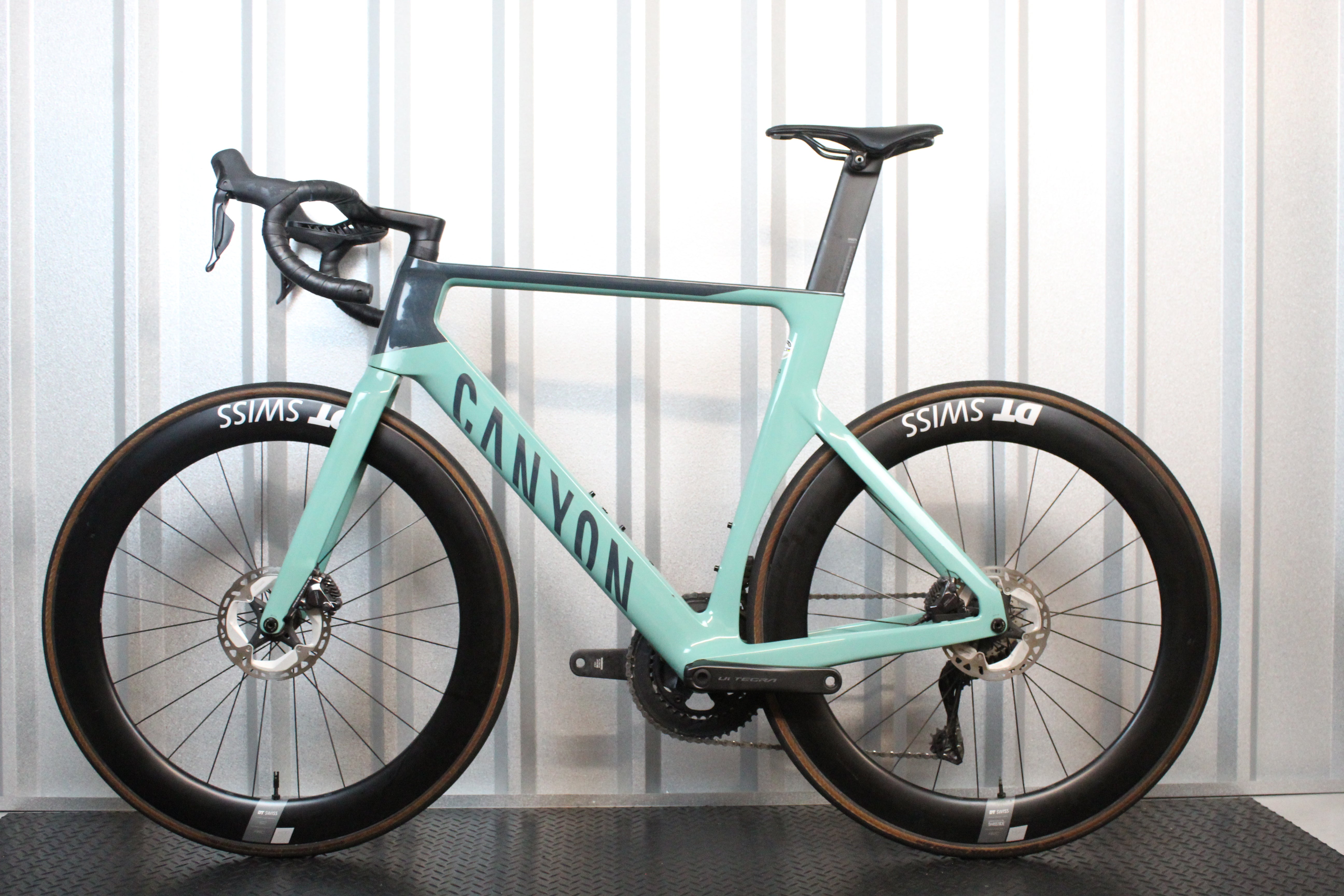2024 Canyon Aeroad CF SLX 8 Ultegra Di2 Road Bike Pale Green, Size XL – Lightly Used