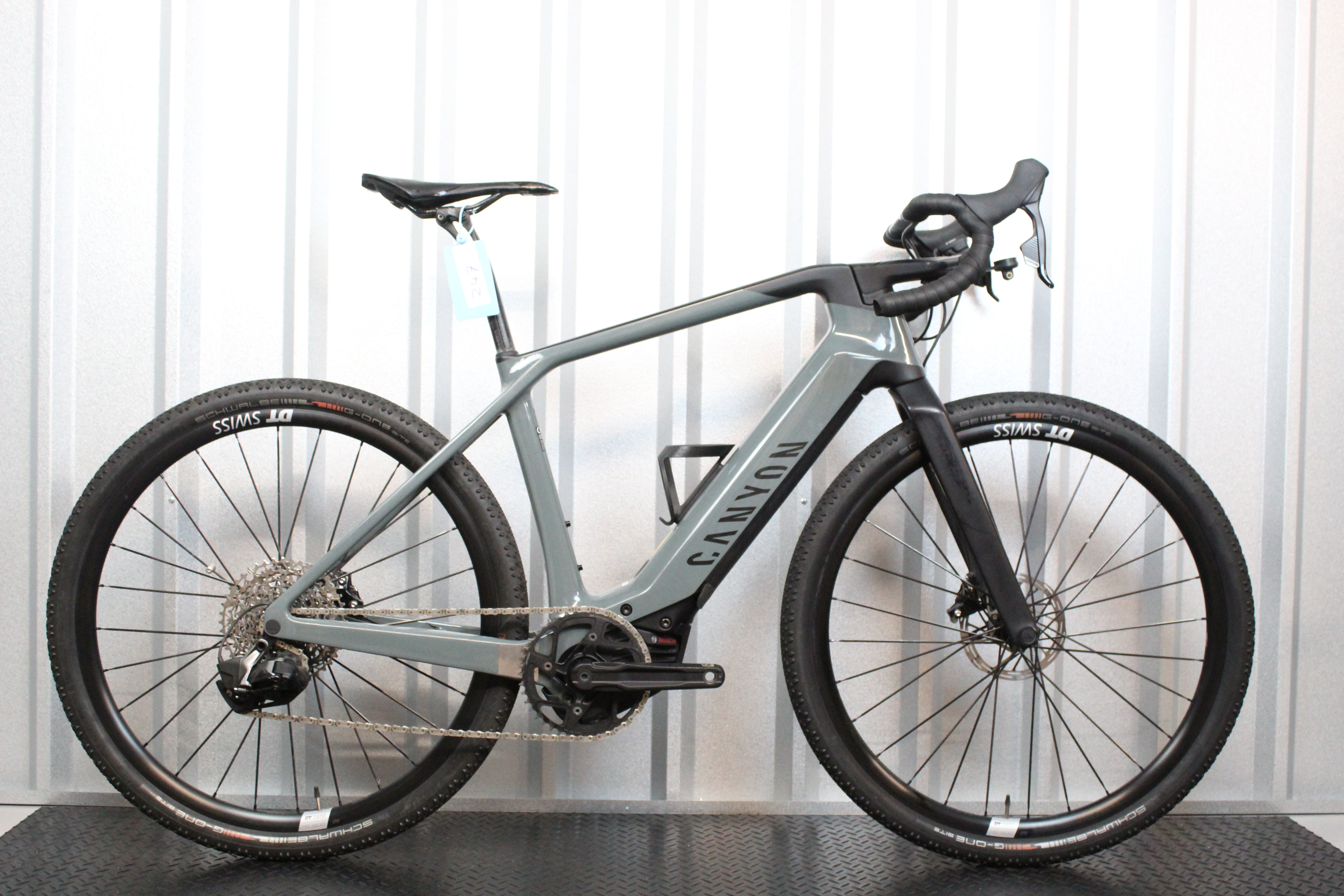 2022 Canyon Grail:ON CF 7 Rival AXS E-Gravel Bike Cloud Grey, XS – Near Mint