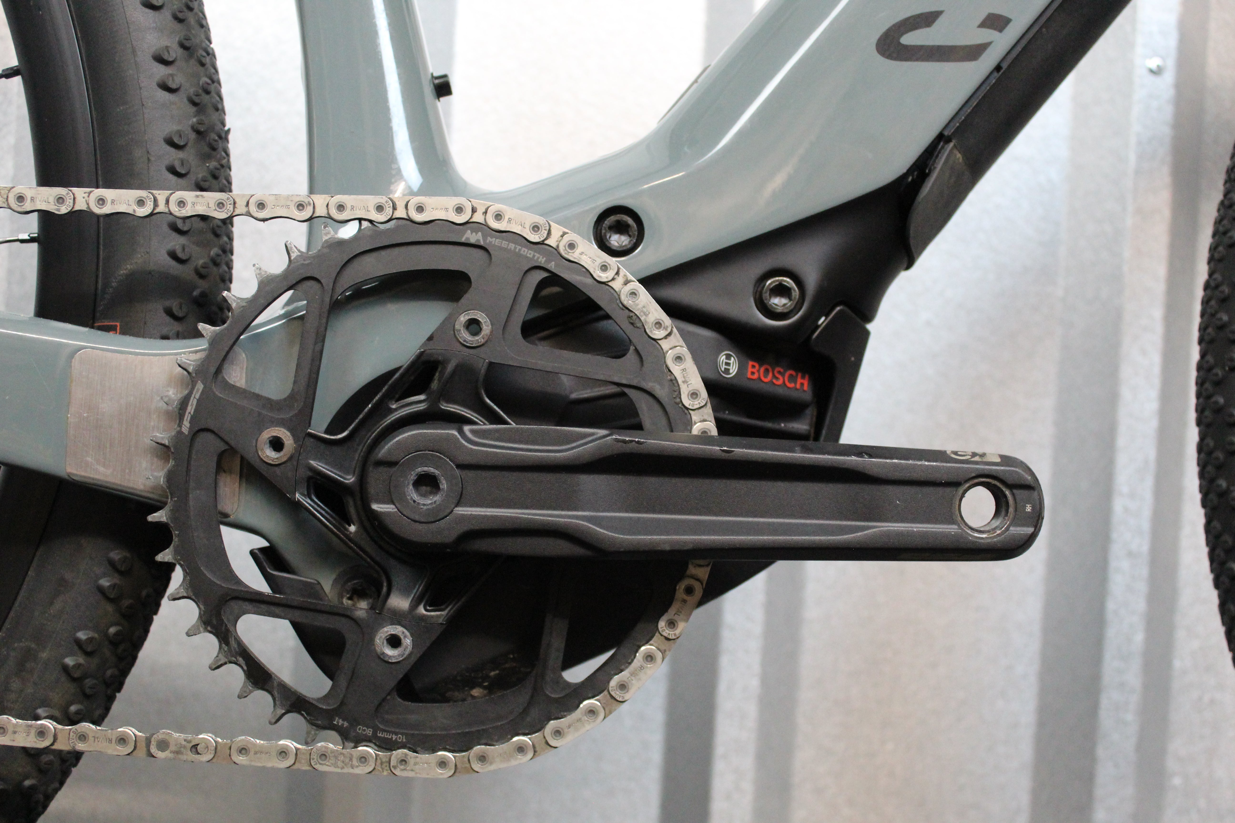 2022 Canyon Grail:ON CF 7 Rival AXS E-Gravel Bike Cloud Grey, XS – Near Mint