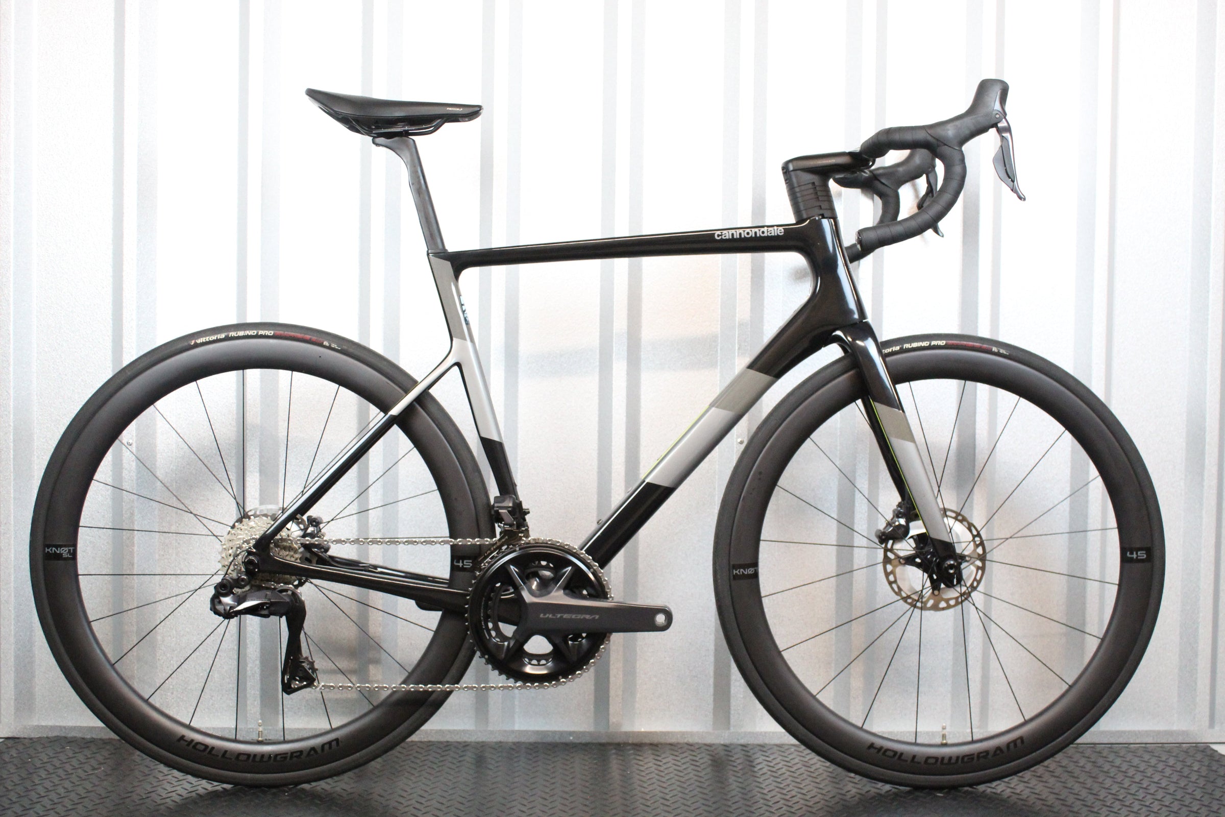 2023 Cannondale SuperSix EVO Ultegra Di2 Road Bike, Size 56cm – Black