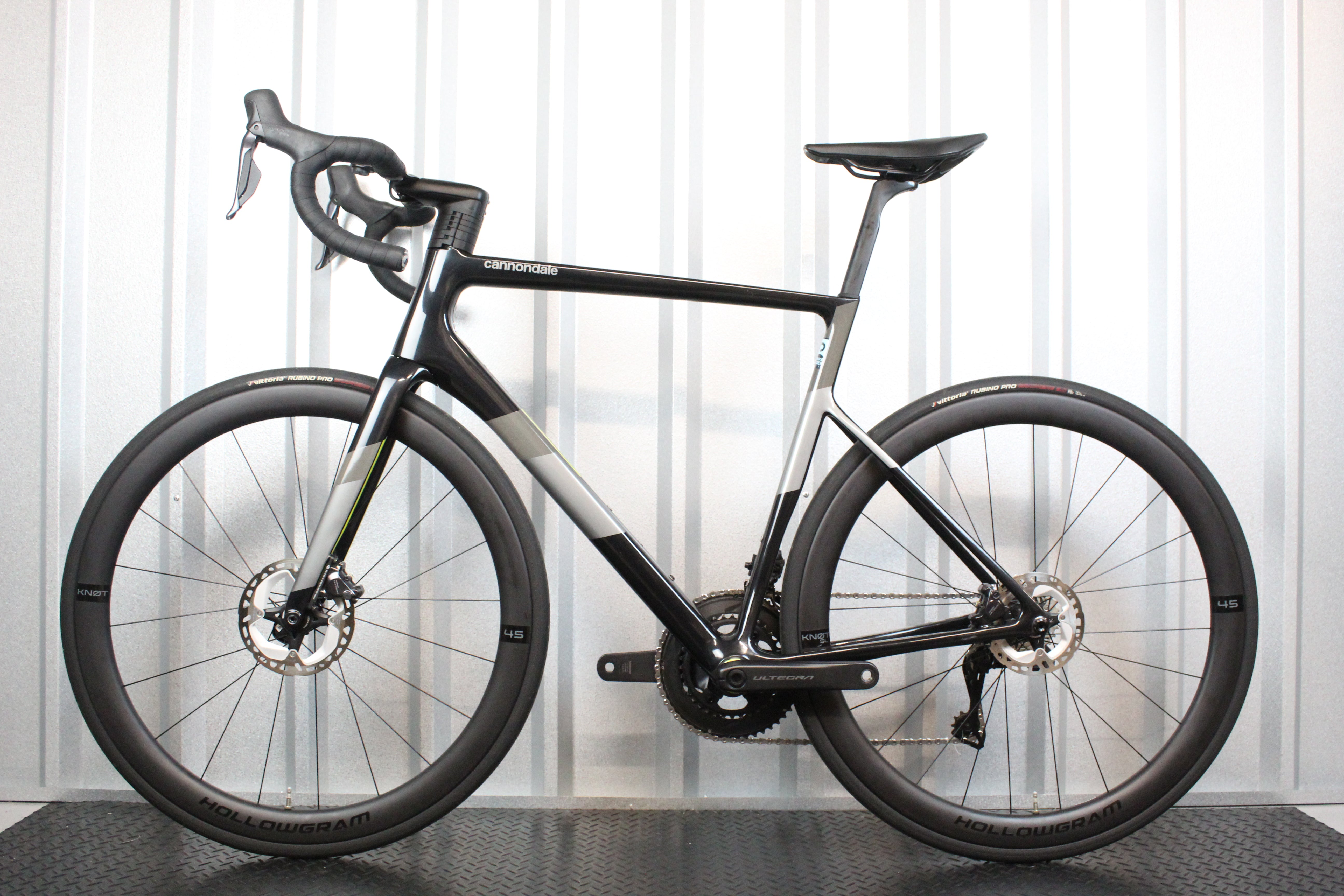 2023 Cannondale SuperSix EVO Ultegra Di2 Road Bike, Size 56cm – Black