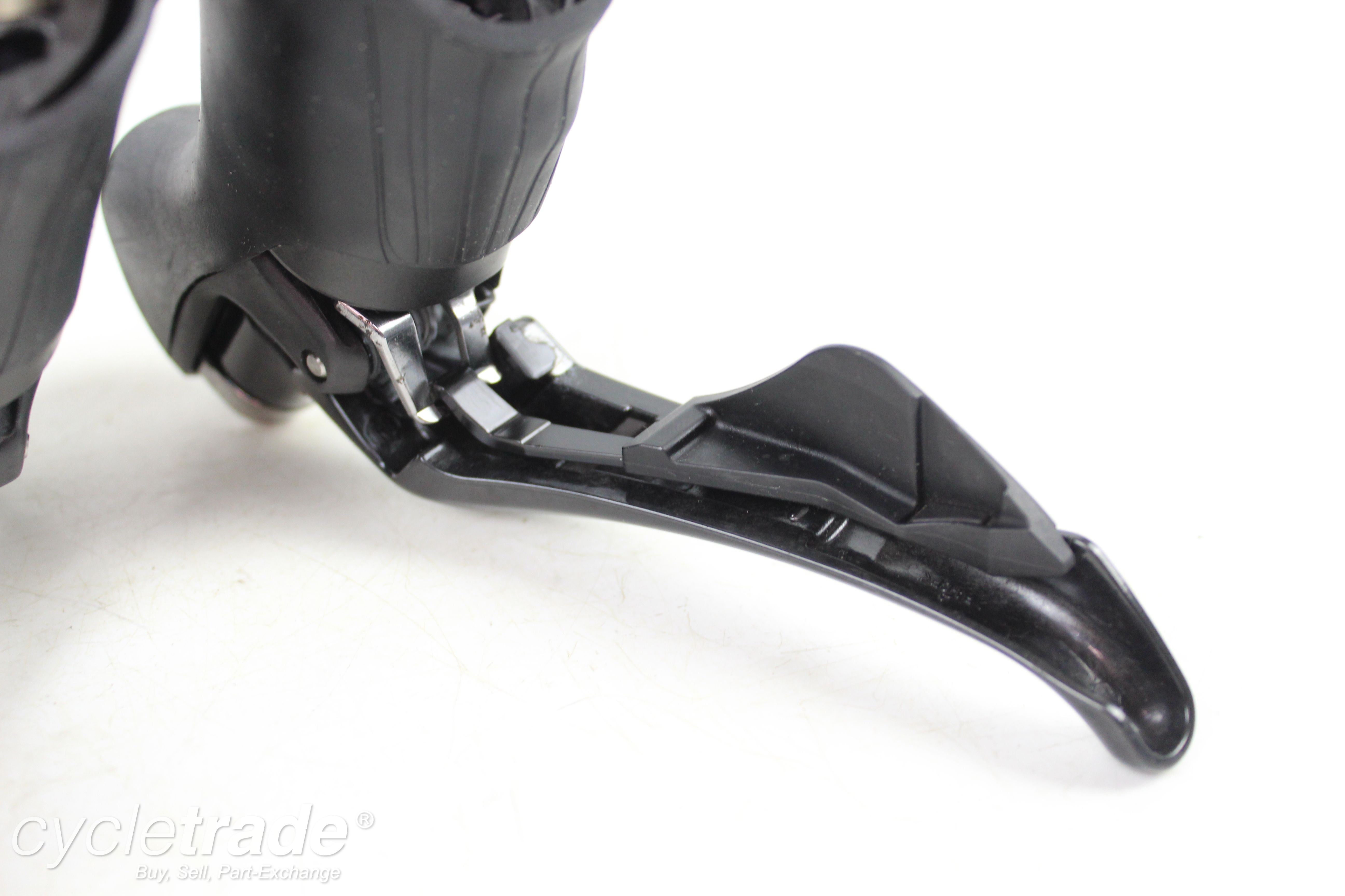 STI Shifters - Shimano Ultegra ST-R8000 11 Speed - Grade B+