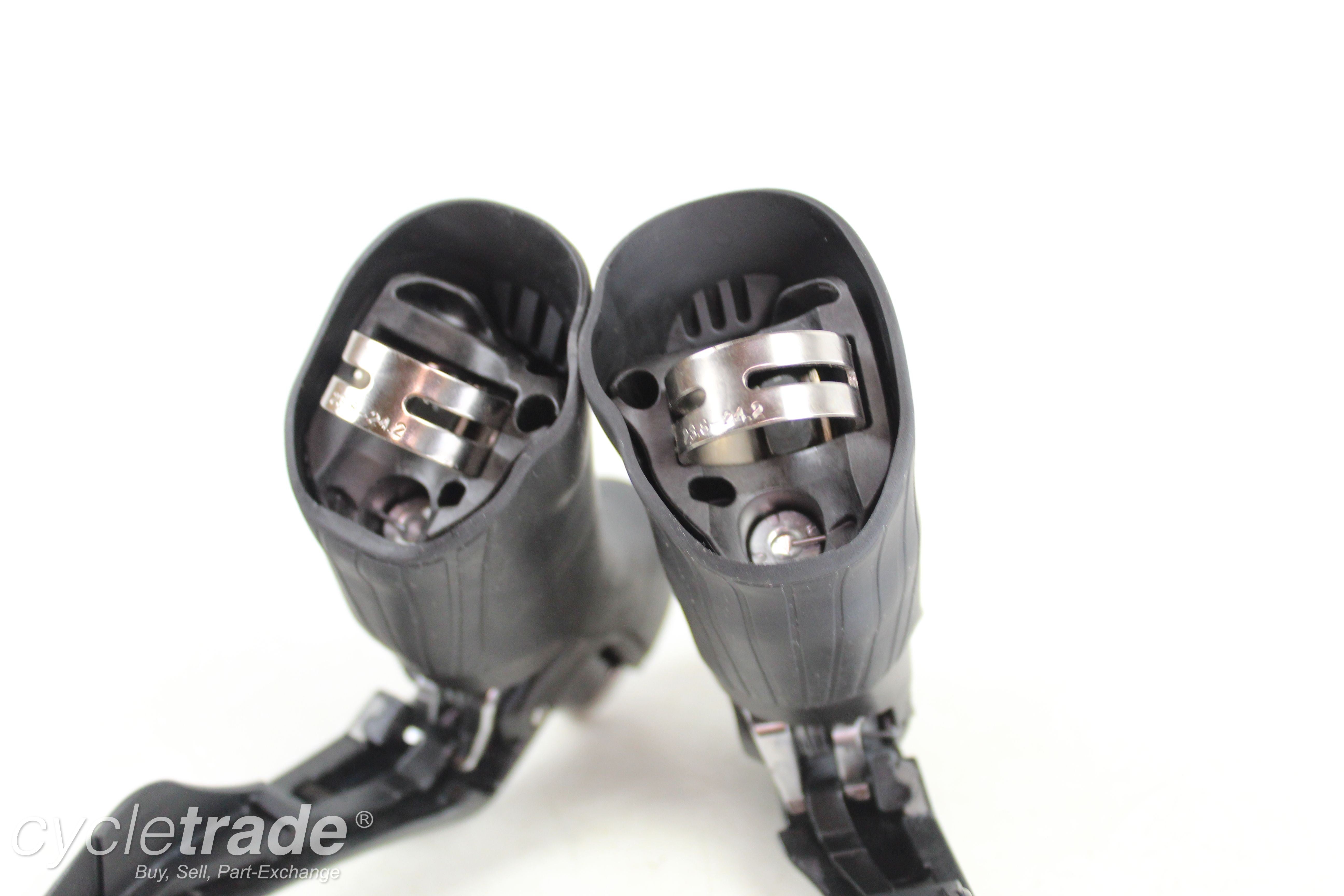 STI Shifters - Shimano Ultegra ST-R8000 11 Speed - Grade B+