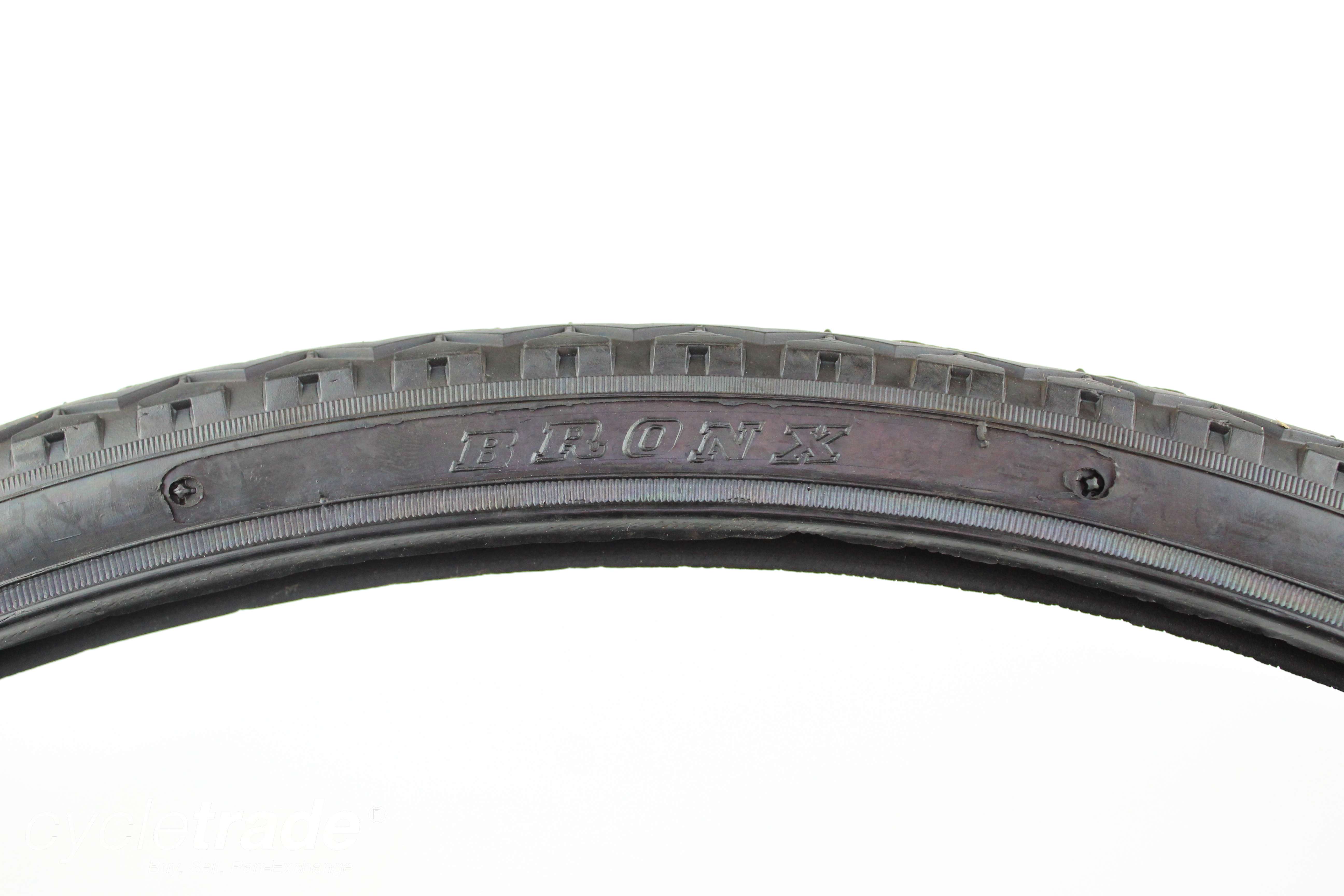 Hybrid Bike Tyre - Bronx 700x32c Clincher - Grade A+