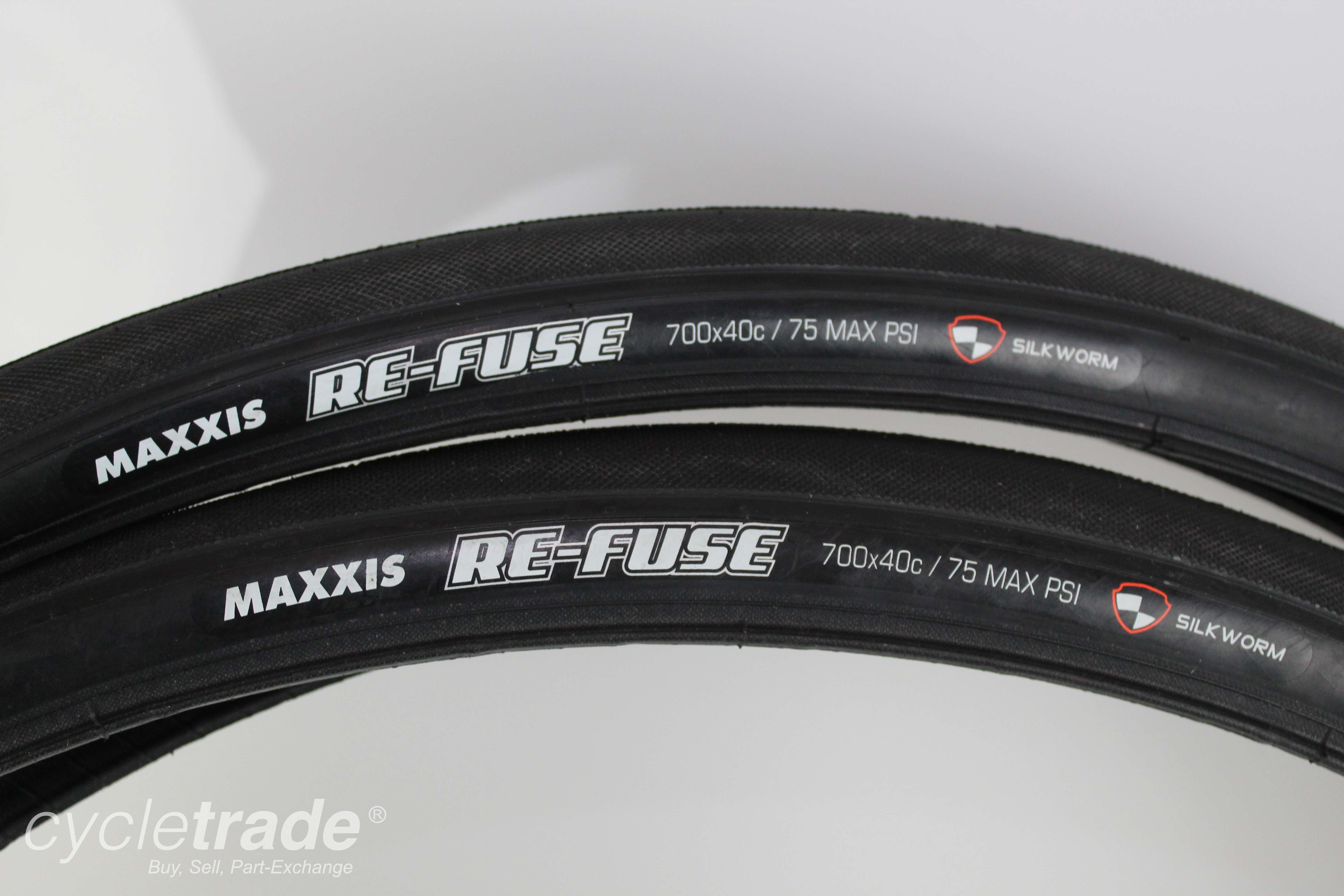 Gravel Bike Tyres PAIR - 2 x Maxxis Re-Fuse 700x40c Black Clincher - Grade A