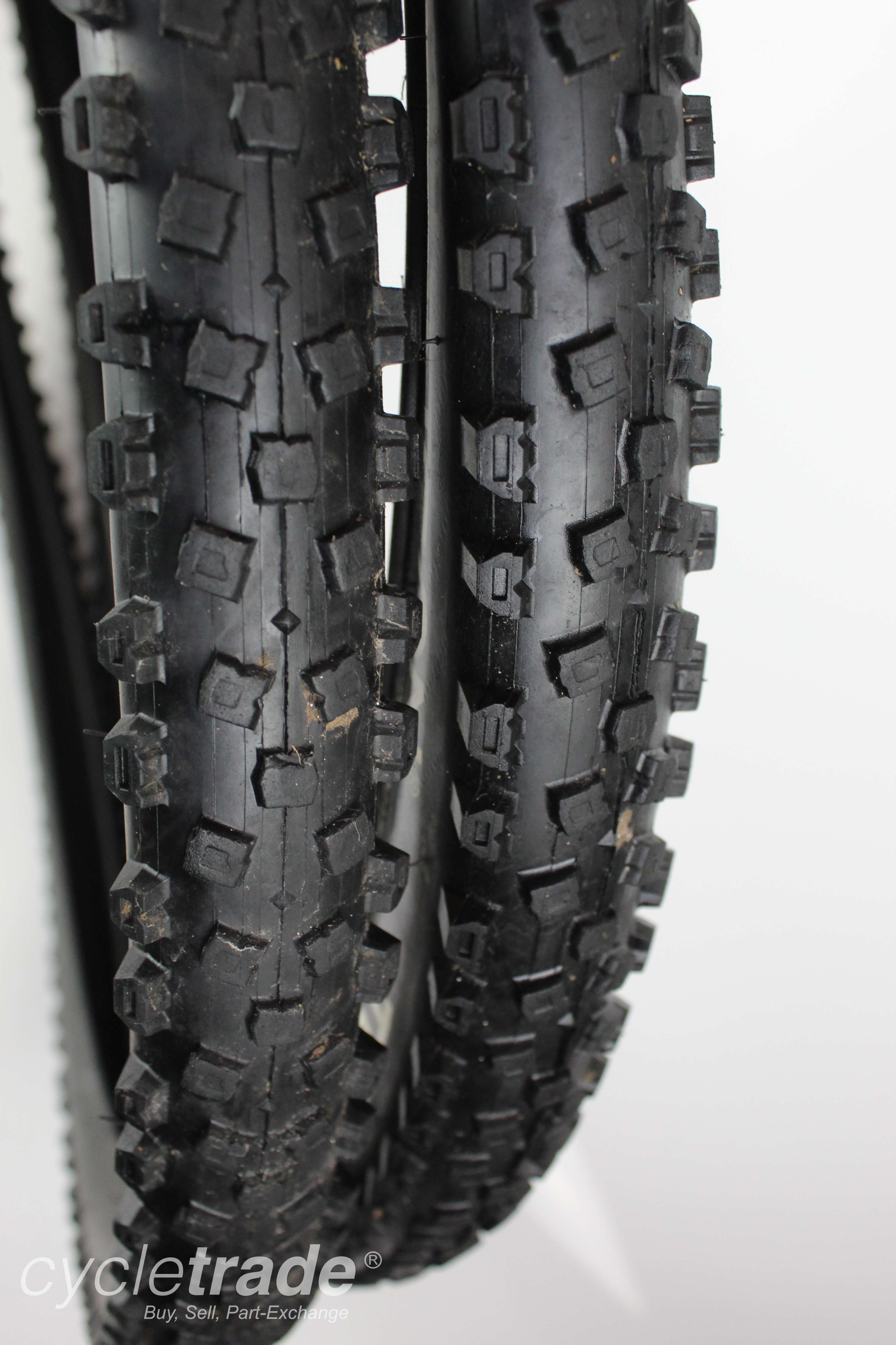MTB Bike Tyres - 2 x Hutchinson Toro 29x2.10 Black Clincher - Grade B+