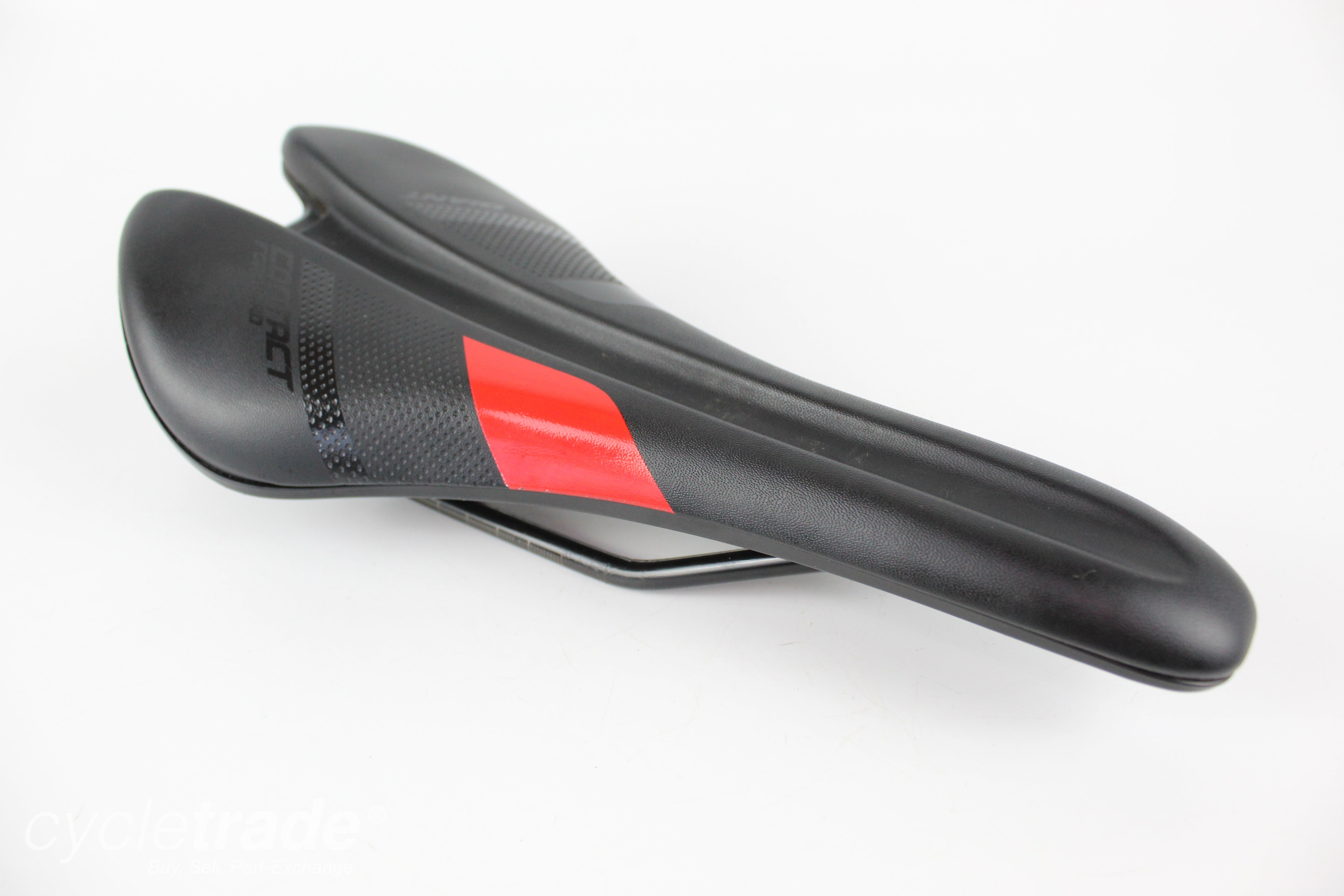 Road Saddle - Giant Contact Forward 275x125mm Black - Grade A