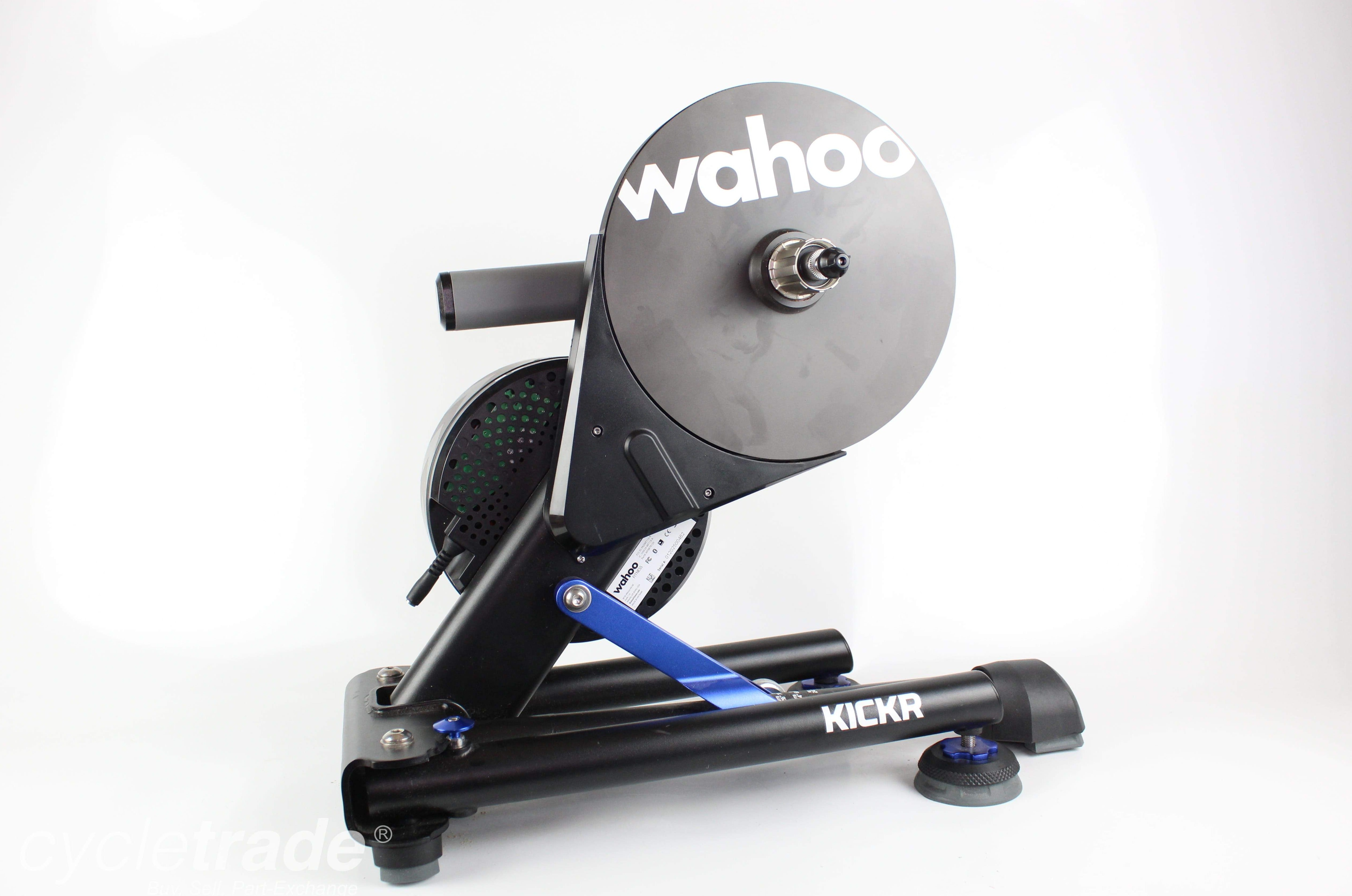Wahoo KICKR V5 WF113 WFBKTR120 億劫 105スプロケ付 