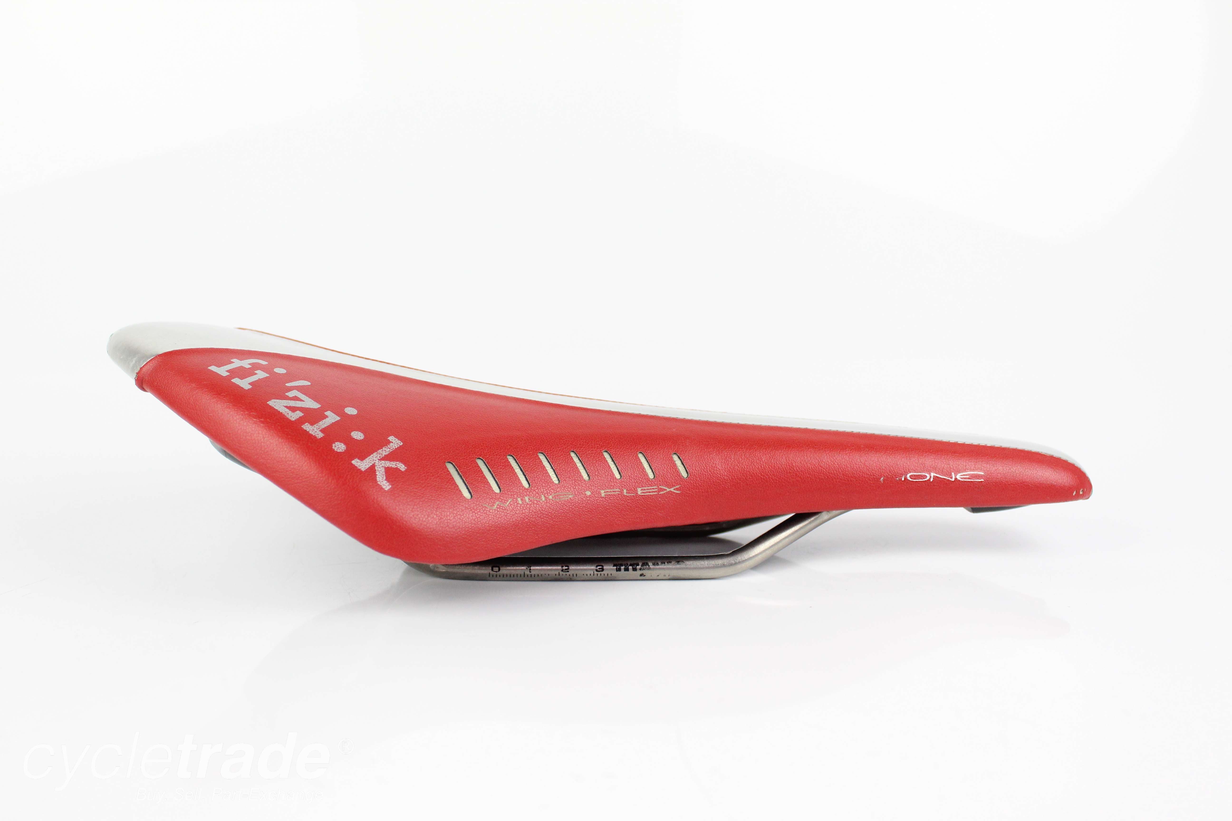 Road Saddle- Fizik Arione 300x130mm Red & Silver - Grade B