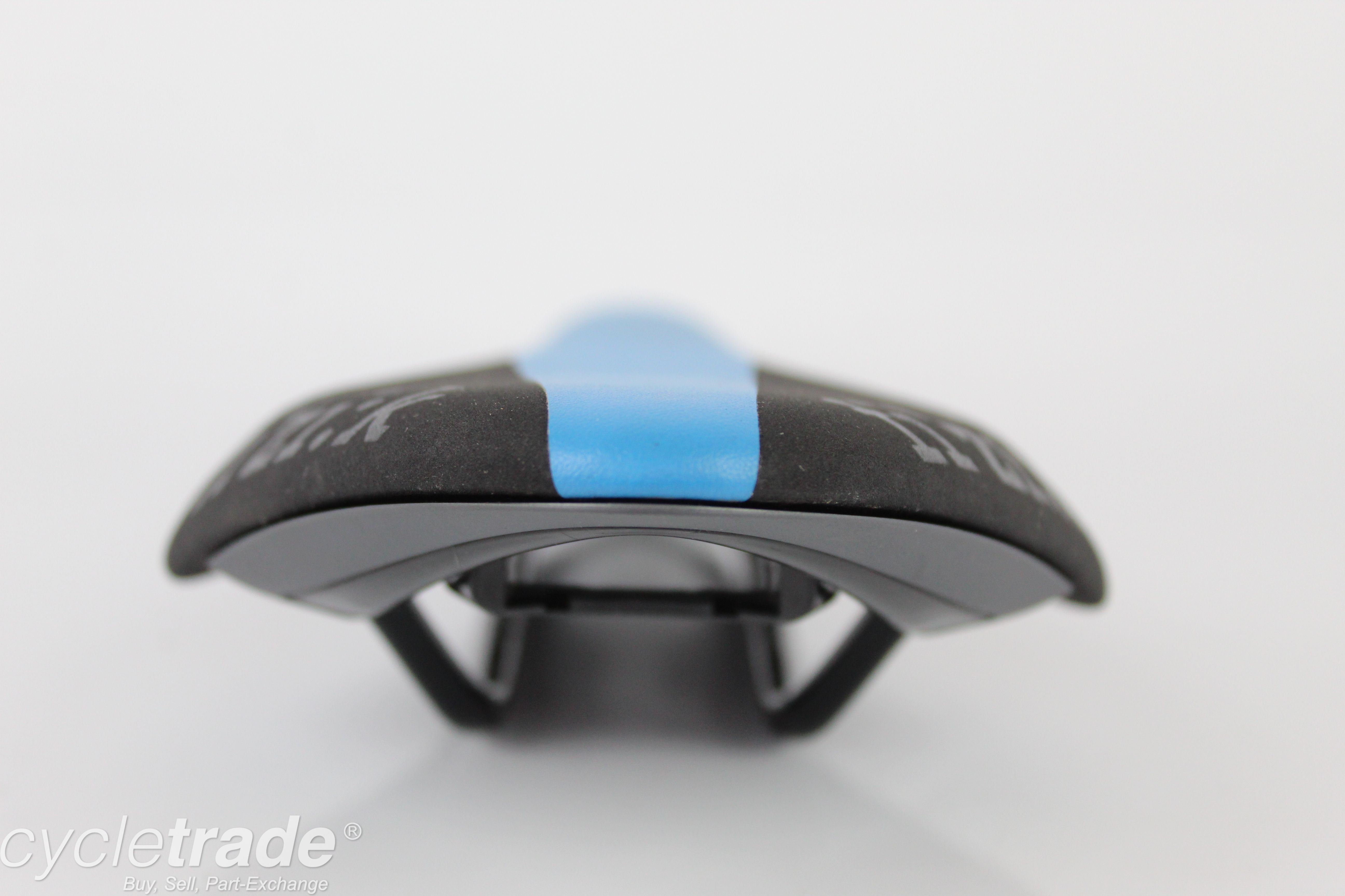 Saddle Fizik Arione Manganese R7 300/130mm