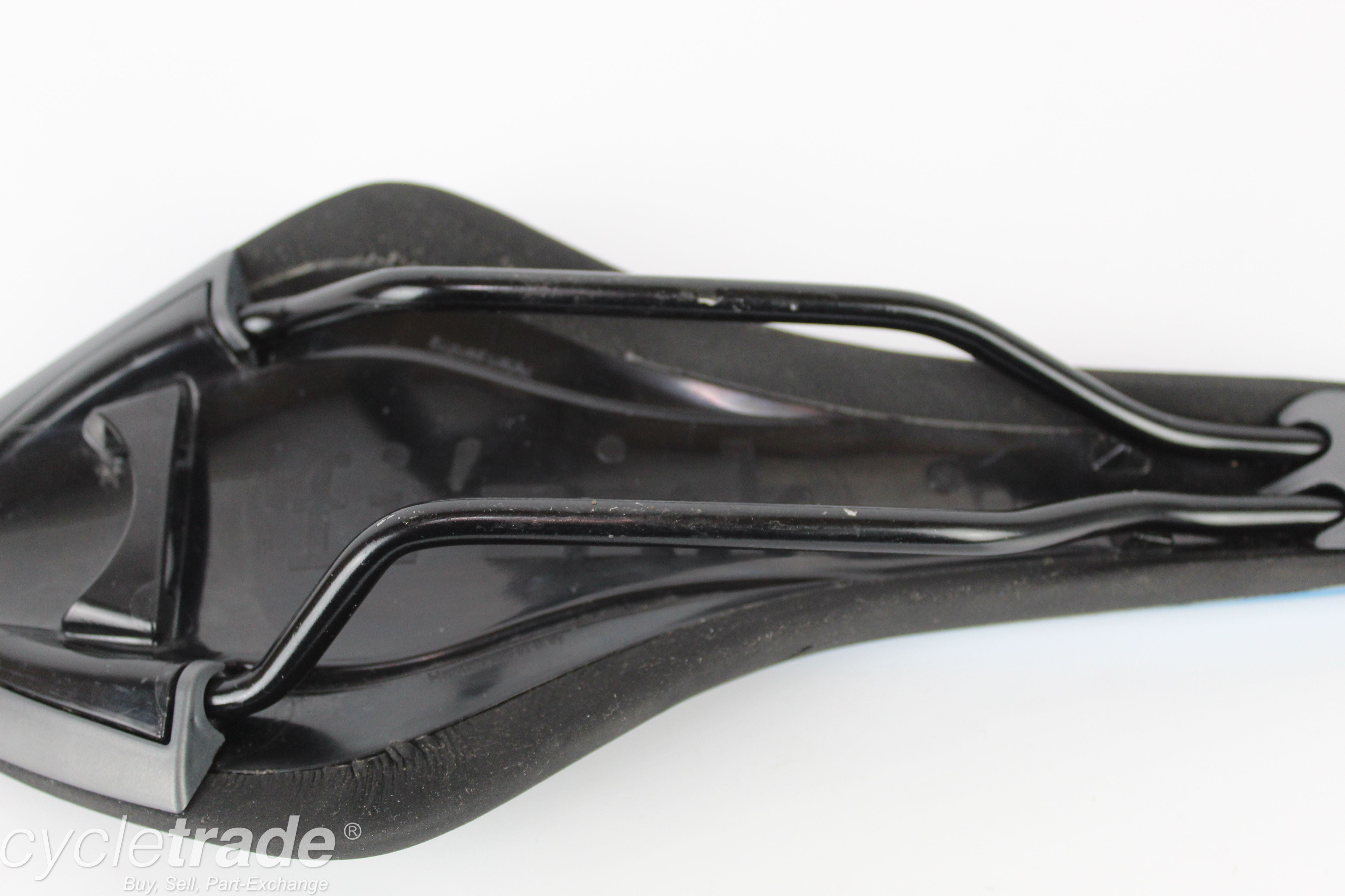 Saddle Fizik Arione Manganese R7 300/130mm