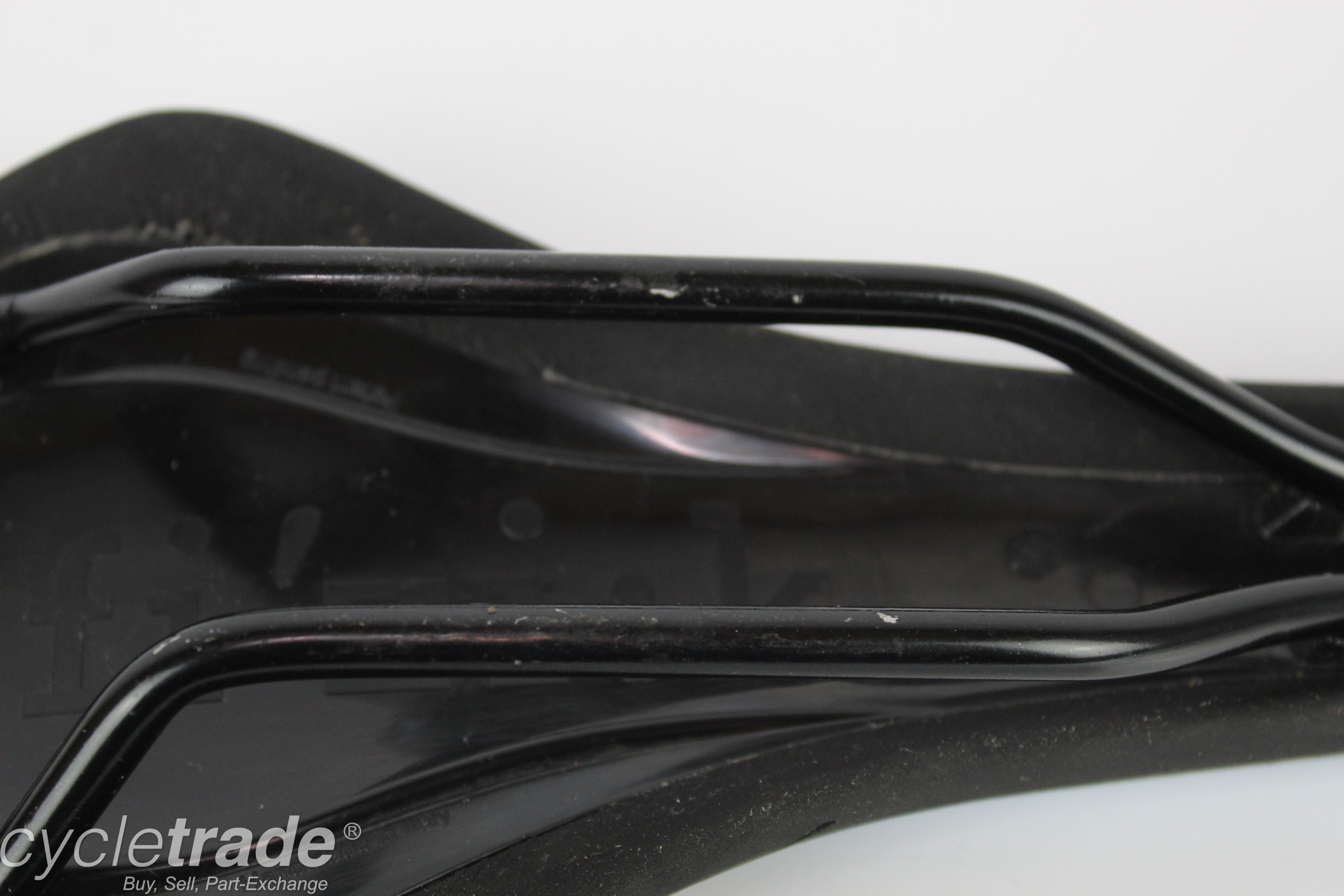 Saddle Fizik Arione Manganese R7 300/130mm