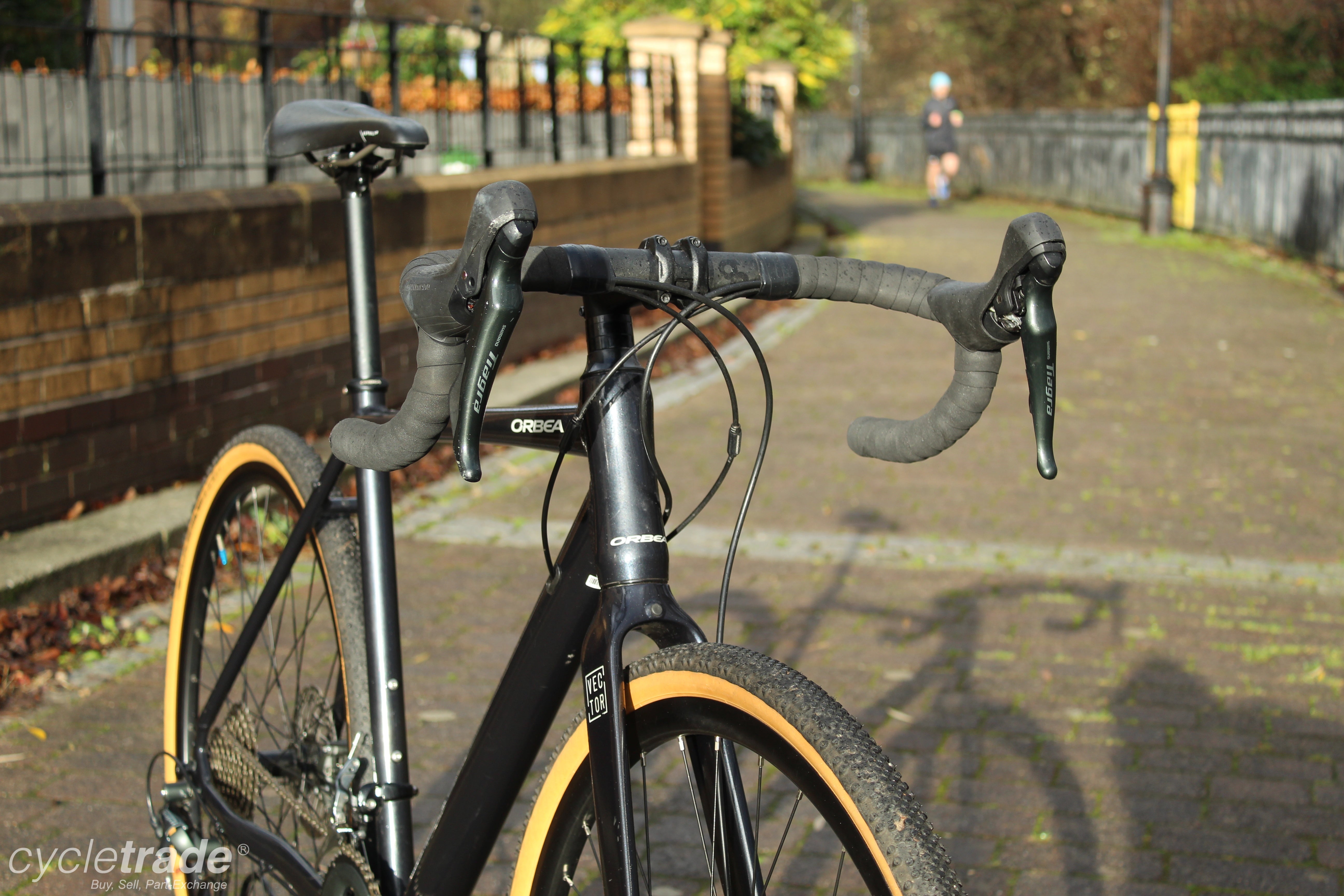 Gravel Bike - Orbea Vector Medium Tiagra Hydraulic 10 Speed