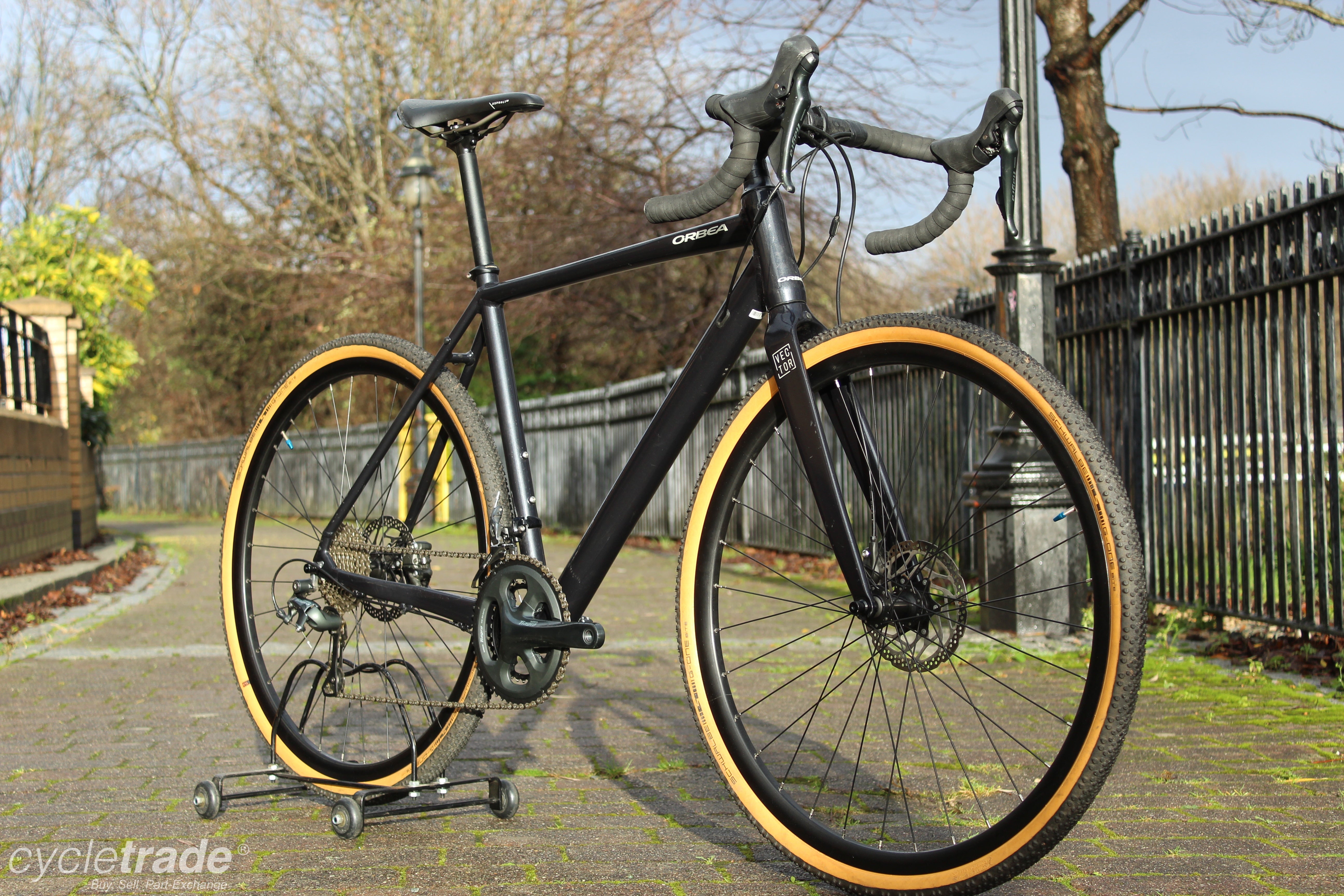 Gravel Bike - Orbea Vector Medium Tiagra Hydraulic 10 Speed